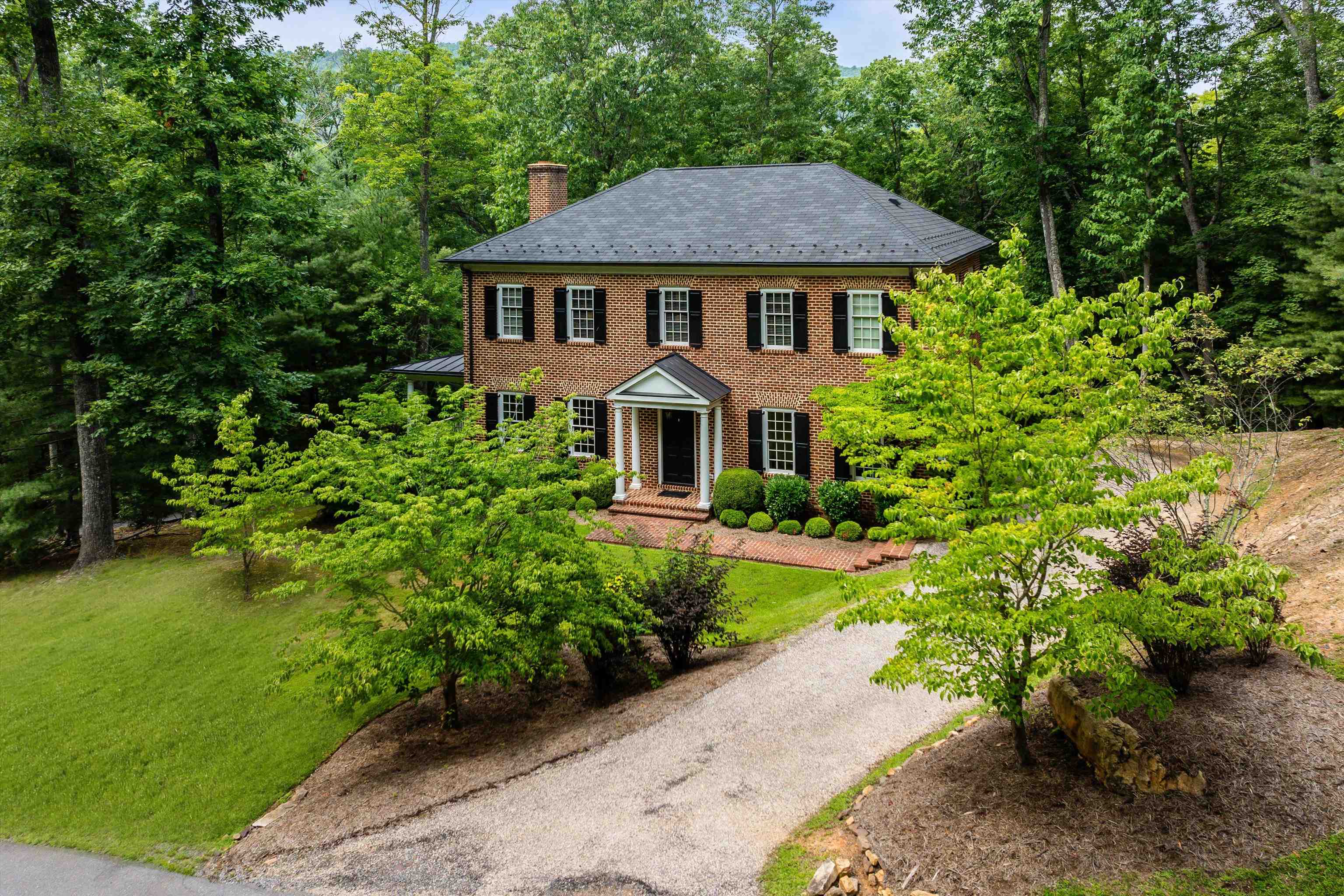 33 DONALD ROSS TRL, HOT SPRINGS, Virginia 24445, 5 Bedrooms Bedrooms, ,4 BathroomsBathrooms,Residential,33 DONALD ROSS TRL,657190 MLS # 657190