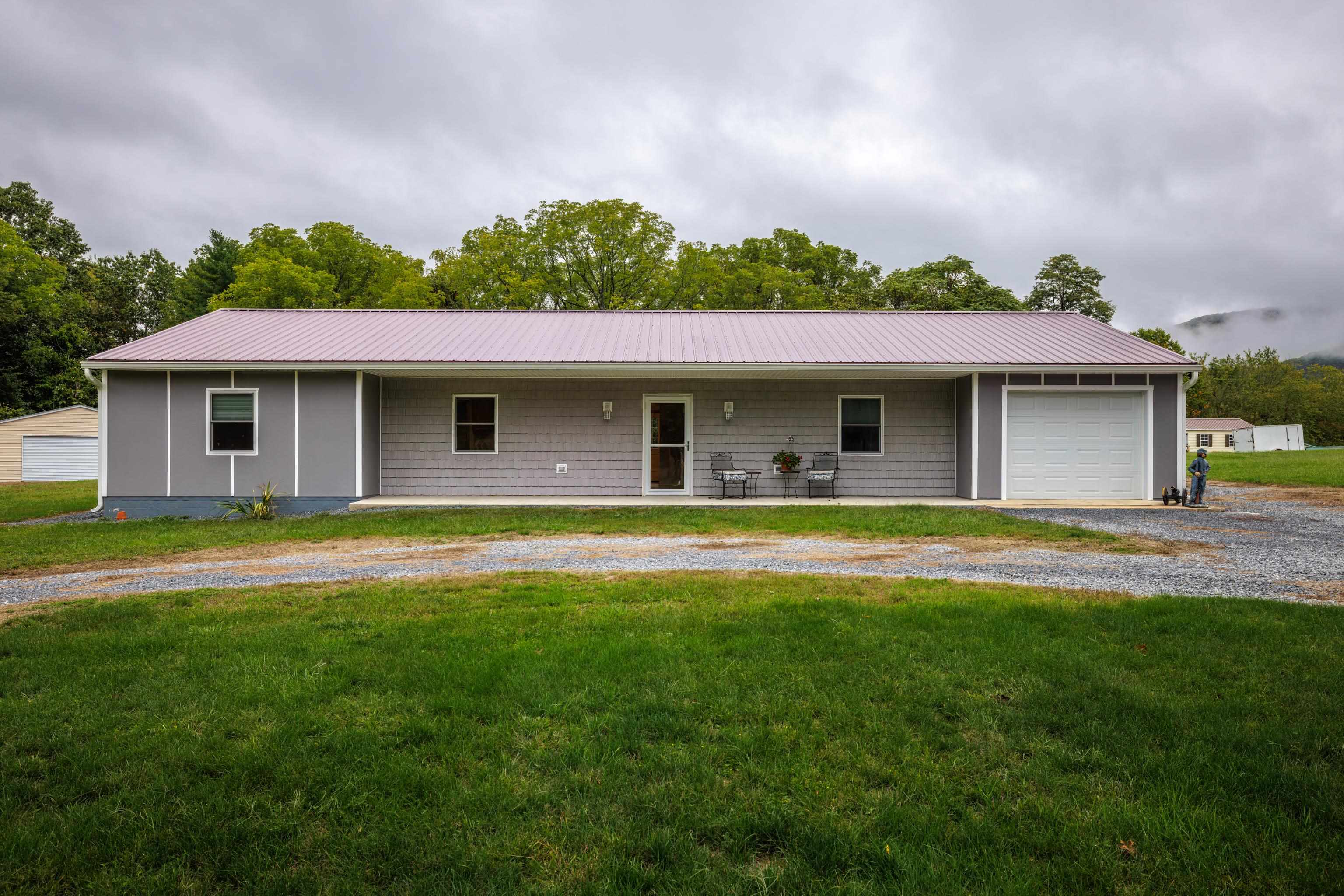 232 OLD BACK RD, RAPHINE, Virginia 24472, 3 Bedrooms Bedrooms, ,3 BathroomsBathrooms,Residential,232 OLD BACK RD,657191 MLS # 657191