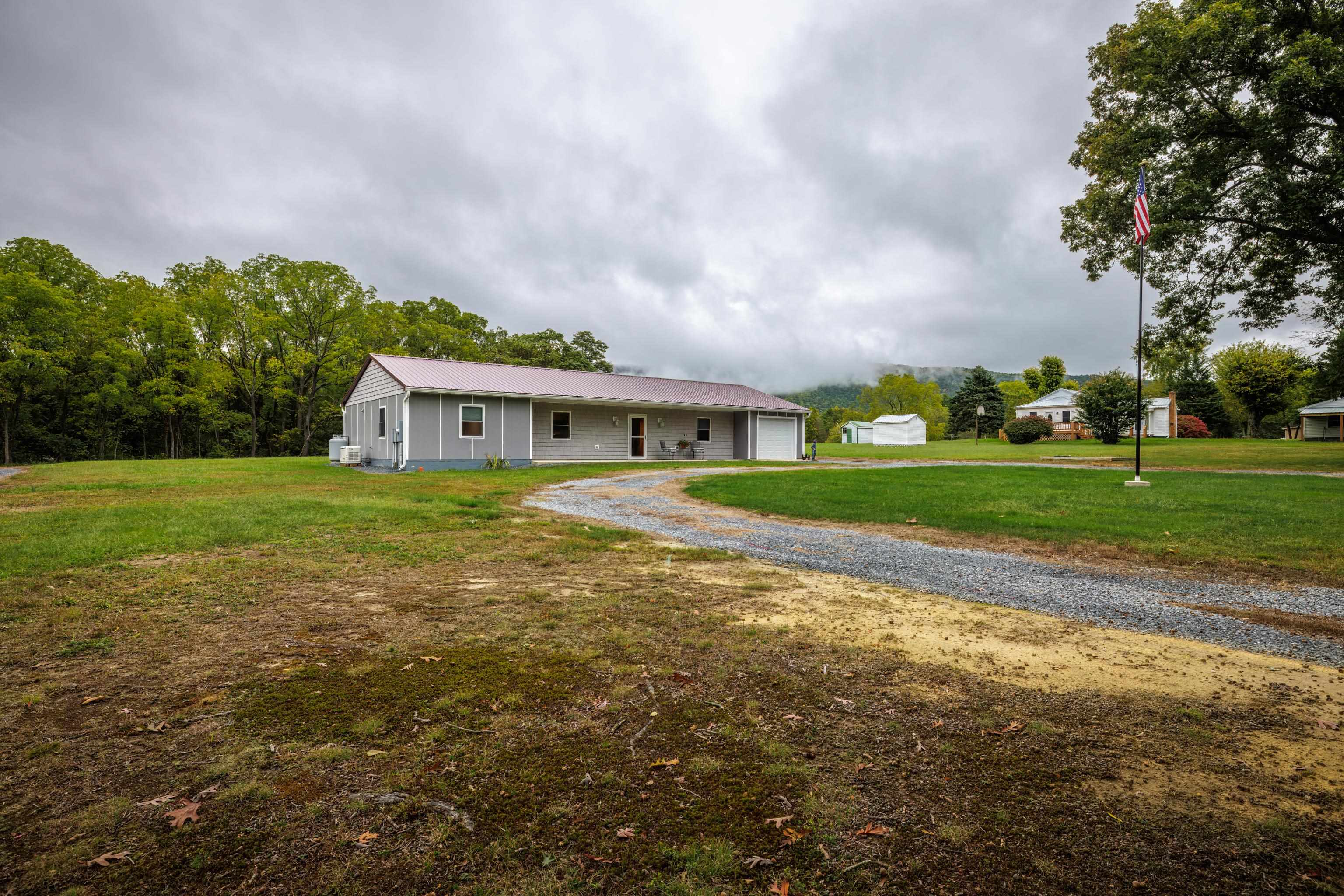 232 OLD BACK RD, RAPHINE, Virginia 24472, 3 Bedrooms Bedrooms, ,3 BathroomsBathrooms,Residential,232 OLD BACK RD,657191 MLS # 657191