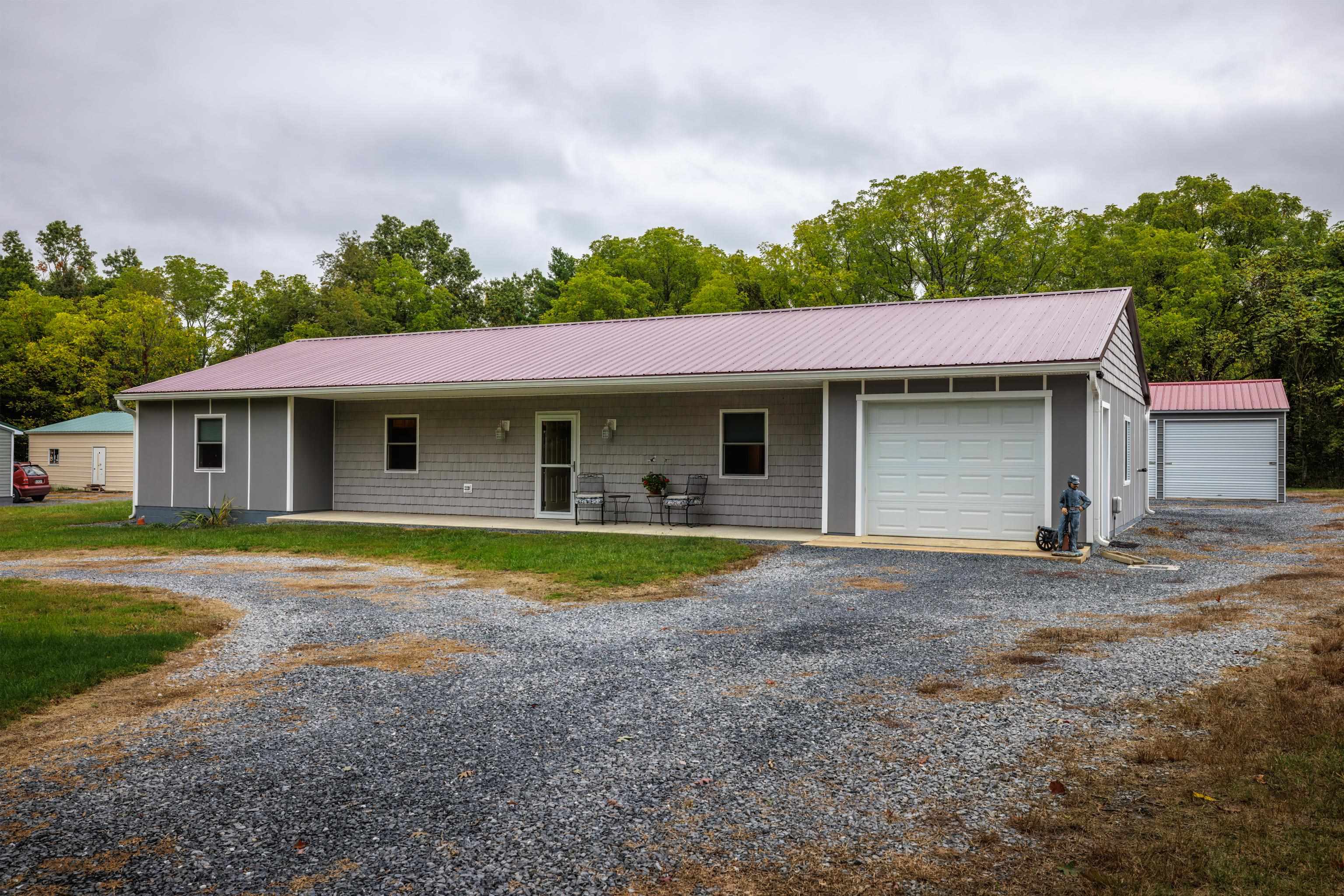 232 OLD BACK RD, RAPHINE, Virginia 24472, 3 Bedrooms Bedrooms, ,3 BathroomsBathrooms,Residential,232 OLD BACK RD,657191 MLS # 657191