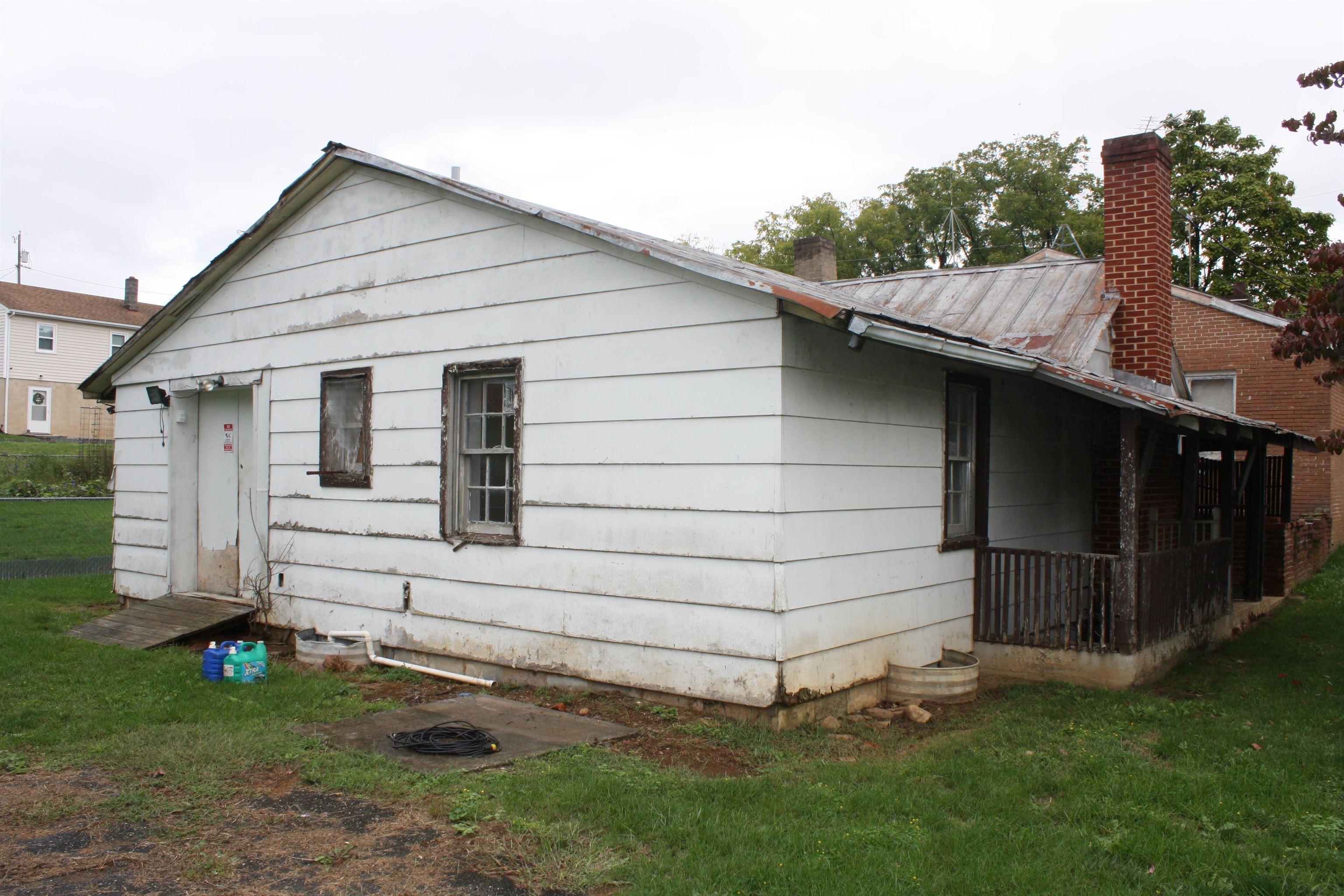 1433 HARDING AVE, WAYNESBORO, Virginia 22980, 4 Bedrooms Bedrooms, ,1 BathroomBathrooms,Residential,1433 HARDING AVE,657198 MLS # 657198