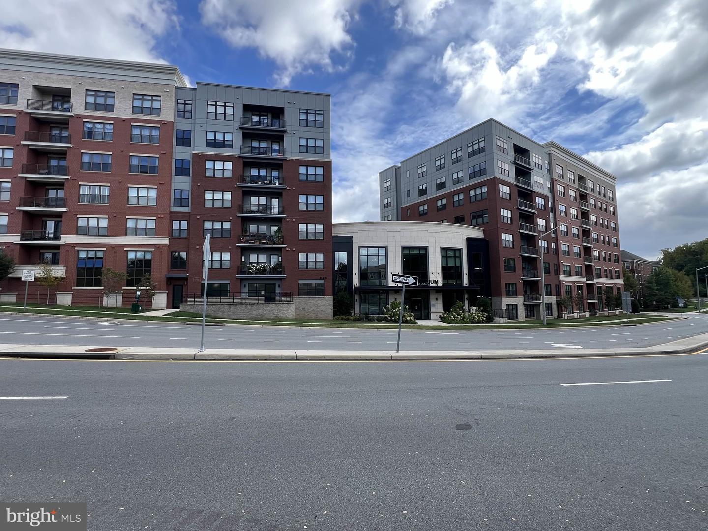 2960 VADEN DR #2-207, FAIRFAX, Virginia 22031, 2 Bedrooms Bedrooms, ,2 BathroomsBathrooms,Residential,For sale,2960 VADEN DR #2-207,VAFX2203560 MLS # VAFX2203560