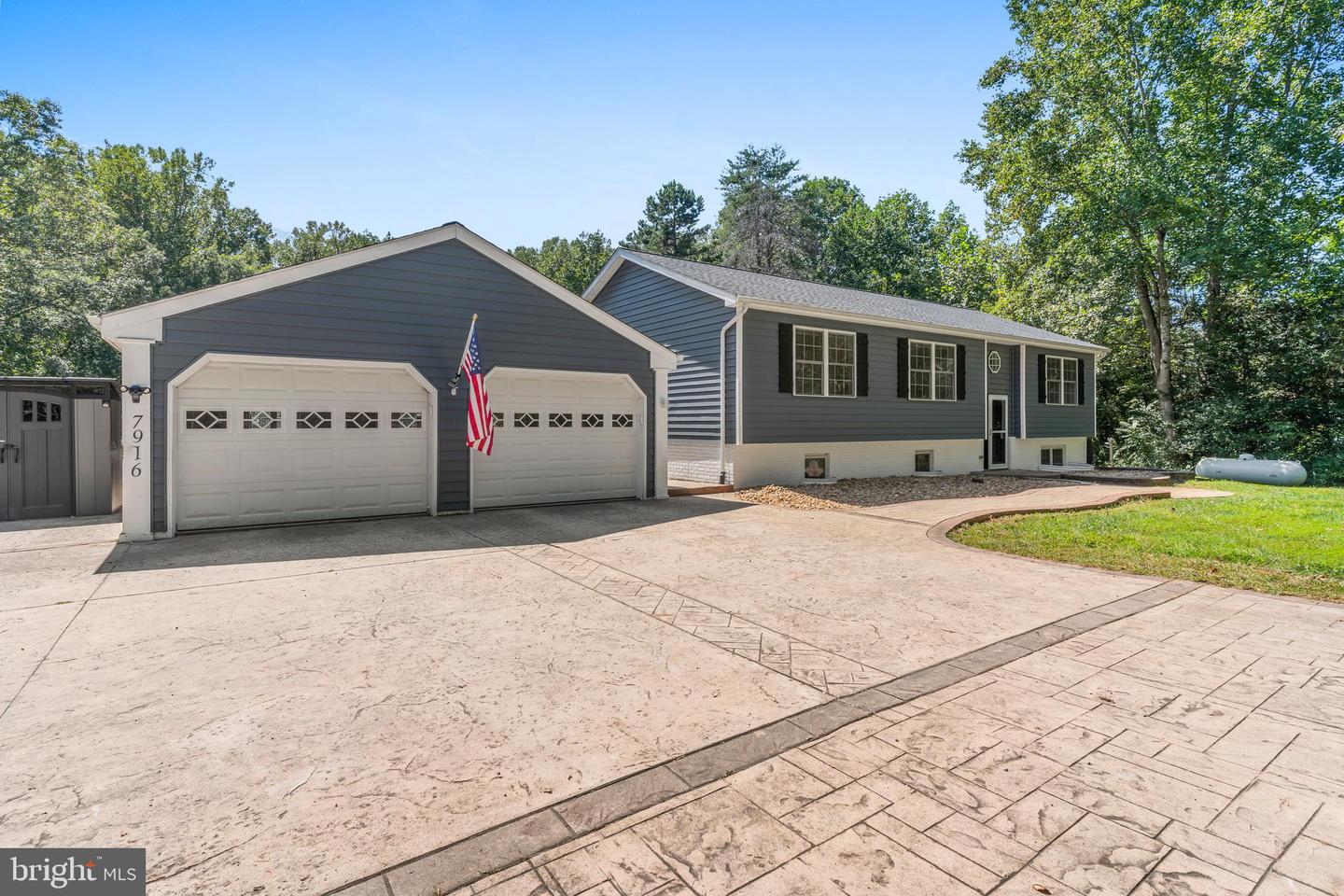 7916 TWIN OAKS DR, SPOTSYLVANIA, Virginia 22551, 4 Bedrooms Bedrooms, 15 Rooms Rooms,3 BathroomsBathrooms,Residential,For sale,7916 TWIN OAKS DR,VASP2027782 MLS # VASP2027782