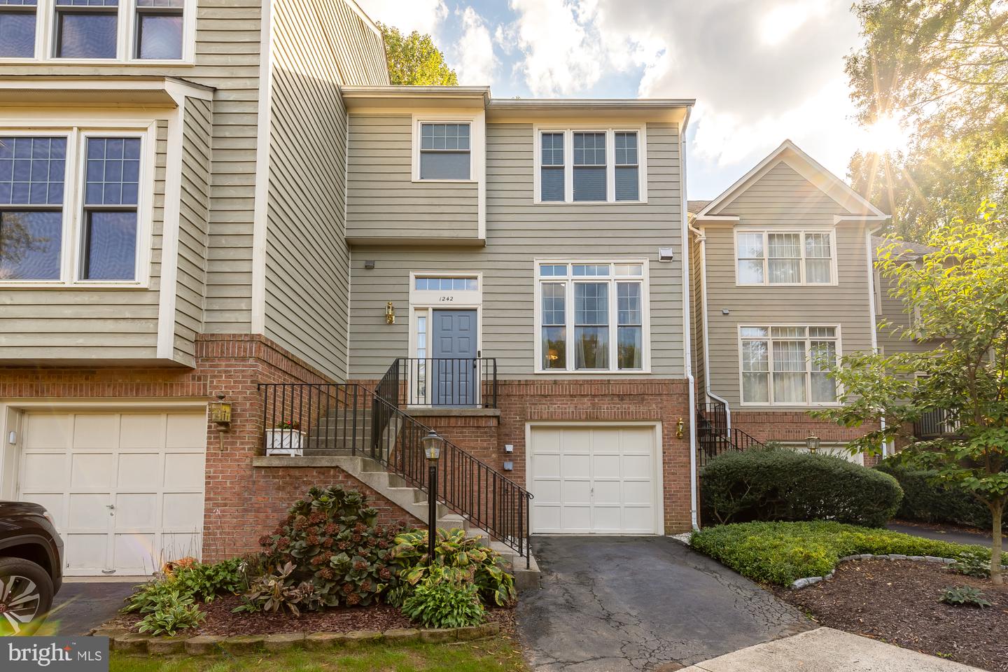 1242 WEATHERSTONE CT, RESTON, Virginia 20194, 3 Bedrooms Bedrooms, ,2 BathroomsBathrooms,Residential,For sale,1242 WEATHERSTONE CT,VAFX2202600 MLS # VAFX2202600