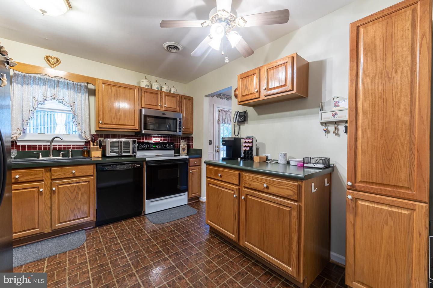 1107 COTTONWOOD RD, CHARLOTTESVILLE, Virginia 22901, 3 Bedrooms Bedrooms, ,1 BathroomBathrooms,Residential,For sale,1107 COTTONWOOD RD,VAAB2000752 MLS # VAAB2000752