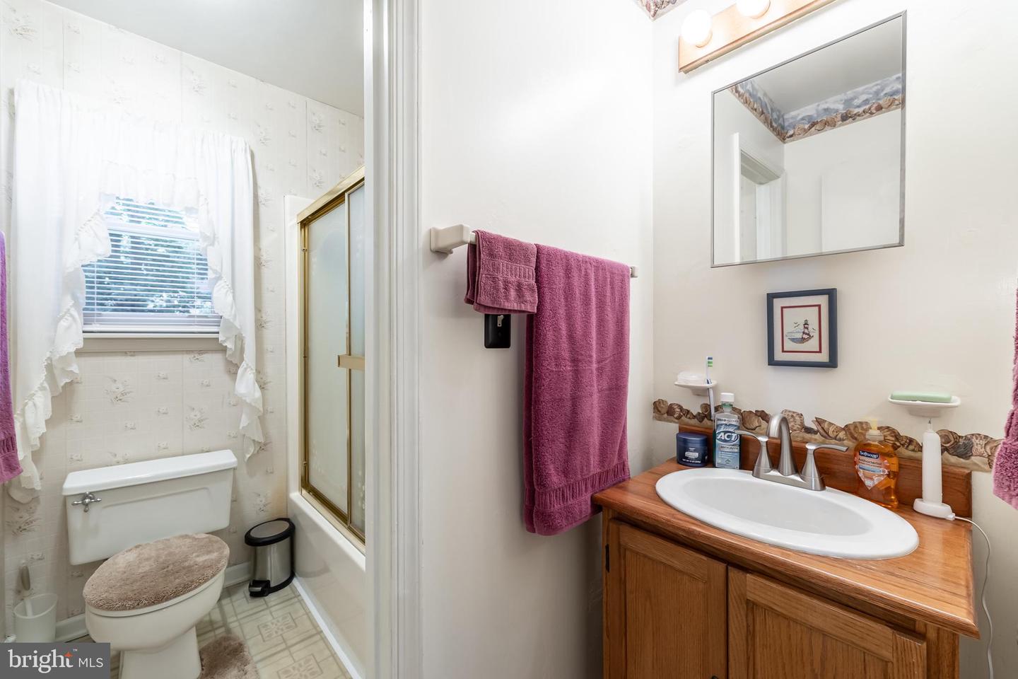 1107 COTTONWOOD RD, CHARLOTTESVILLE, Virginia 22901, 3 Bedrooms Bedrooms, ,1 BathroomBathrooms,Residential,For sale,1107 COTTONWOOD RD,VAAB2000752 MLS # VAAB2000752