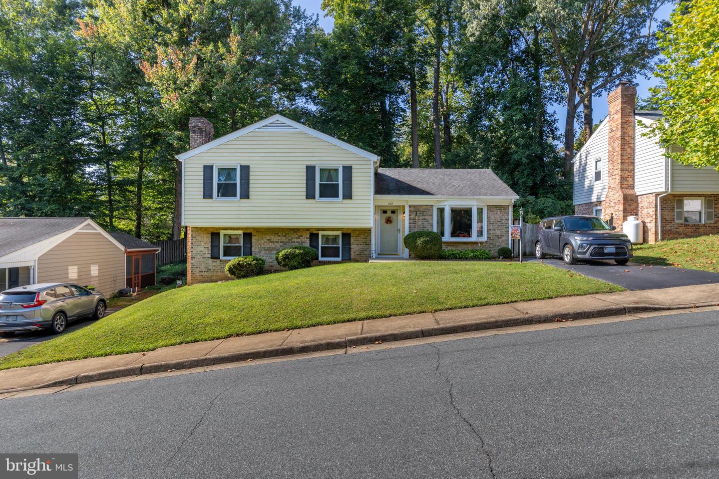 1107 COTTONWOOD RD, CHARLOTTESVILLE, Virginia 22901, 3 Bedrooms Bedrooms, ,1 BathroomBathrooms,Residential,For sale,1107 COTTONWOOD RD,VAAB2000752 MLS # VAAB2000752