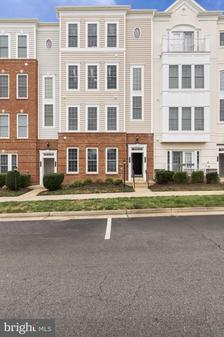 2247 OBERLIN DR #436A, WOODBRIDGE, Virginia 22191, 3 Bedrooms Bedrooms, ,2 BathroomsBathrooms,Residential,For sale,2247 OBERLIN DR #436A,VAPW2080294 MLS # VAPW2080294