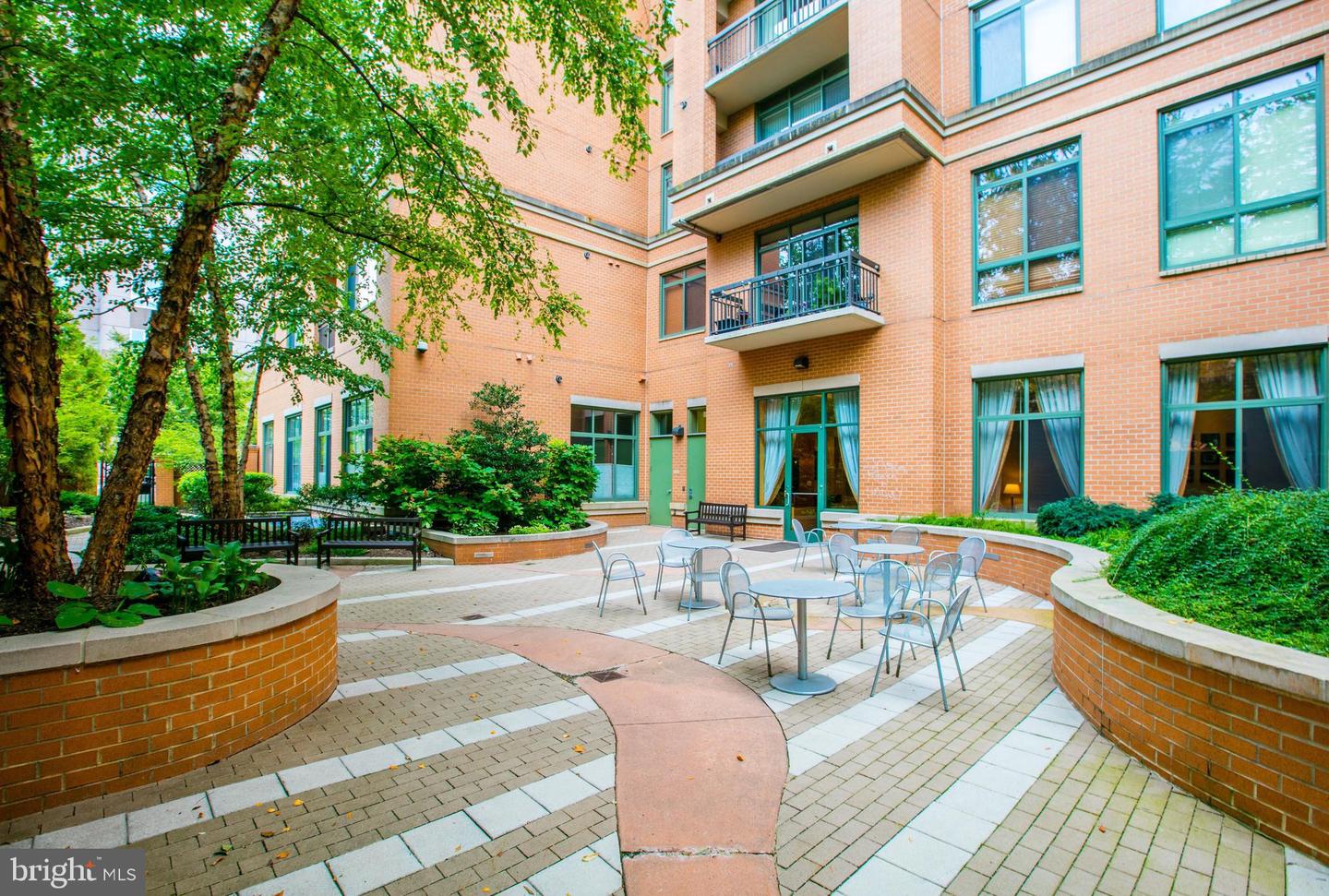 3625 10TH ST N #208, ARLINGTON, Virginia 22201, 3 Bedrooms Bedrooms, 7 Rooms Rooms,2 BathroomsBathrooms,Residential,For sale,3625 10TH ST N #208,VAAR2049104 MLS # VAAR2049104