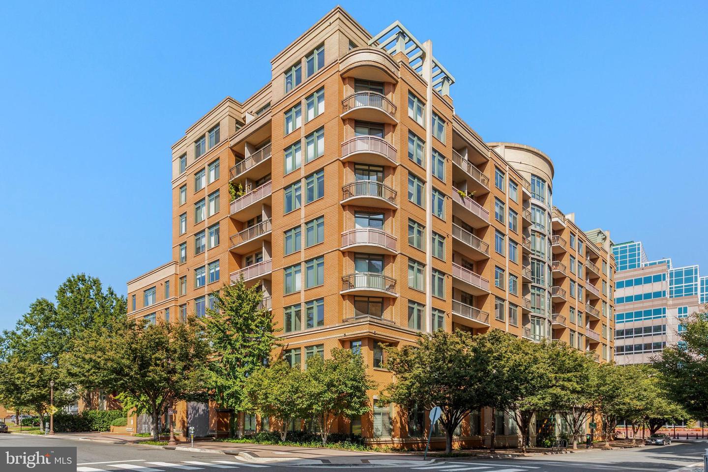 3625 10TH ST N #208, ARLINGTON, Virginia 22201, 3 Bedrooms Bedrooms, 7 Rooms Rooms,2 BathroomsBathrooms,Residential,For sale,3625 10TH ST N #208,VAAR2049104 MLS # VAAR2049104