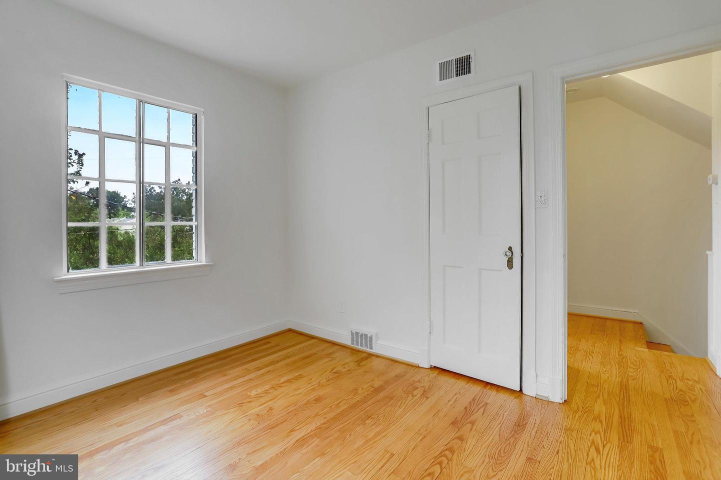 2408 WASHINGTON BLVD, ARLINGTON, Virginia 22201, 3 Bedrooms Bedrooms, ,1 BathroomBathrooms,Residential,For sale,2408 WASHINGTON BLVD,VAAR2045722 MLS # VAAR2045722