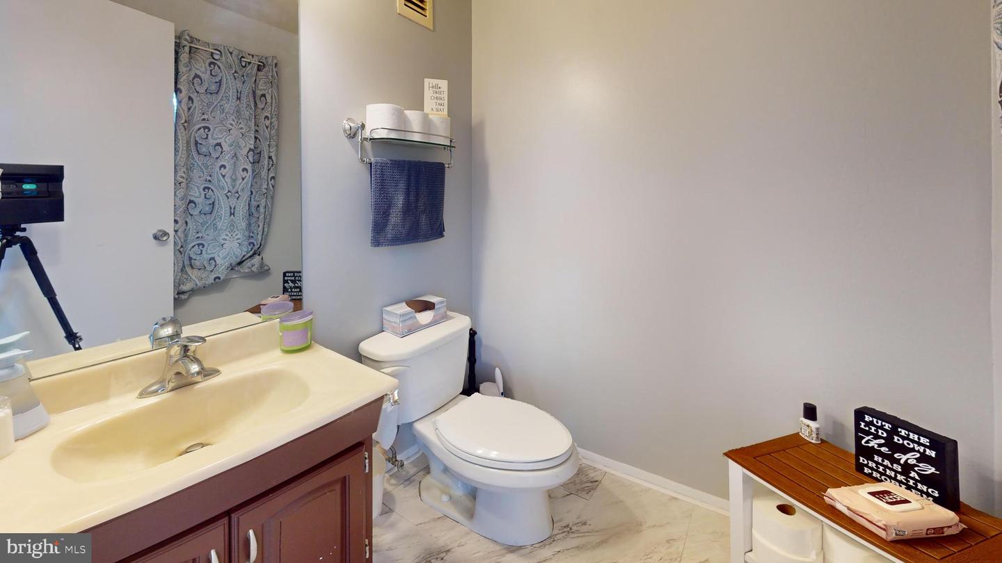 5729 N KINGS HWY #351, ALEXANDRIA, Virginia 22303, 3 Bedrooms Bedrooms, ,1 BathroomBathrooms,Residential,For sale,5729 N KINGS HWY #351,VAFX2188664 MLS # VAFX2188664