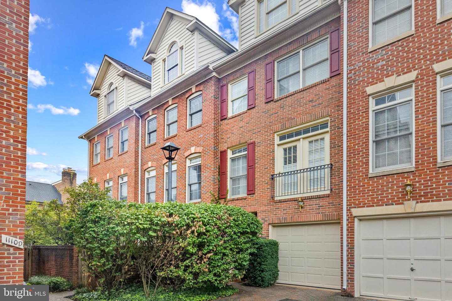 1114 N STAFFORD ST #B, ARLINGTON, Virginia 22201, 4 Bedrooms Bedrooms, ,3 BathroomsBathrooms,Residential,For sale,1114 N STAFFORD ST #B,VAAR2046698 MLS # VAAR2046698