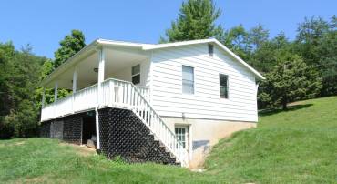 192 UNEXPECTED RD, LEXINGTON, Virginia 24450, 2 Bedrooms Bedrooms, ,1 BathroomBathrooms,Residential,192 UNEXPECTED RD,656210 MLS # 656210