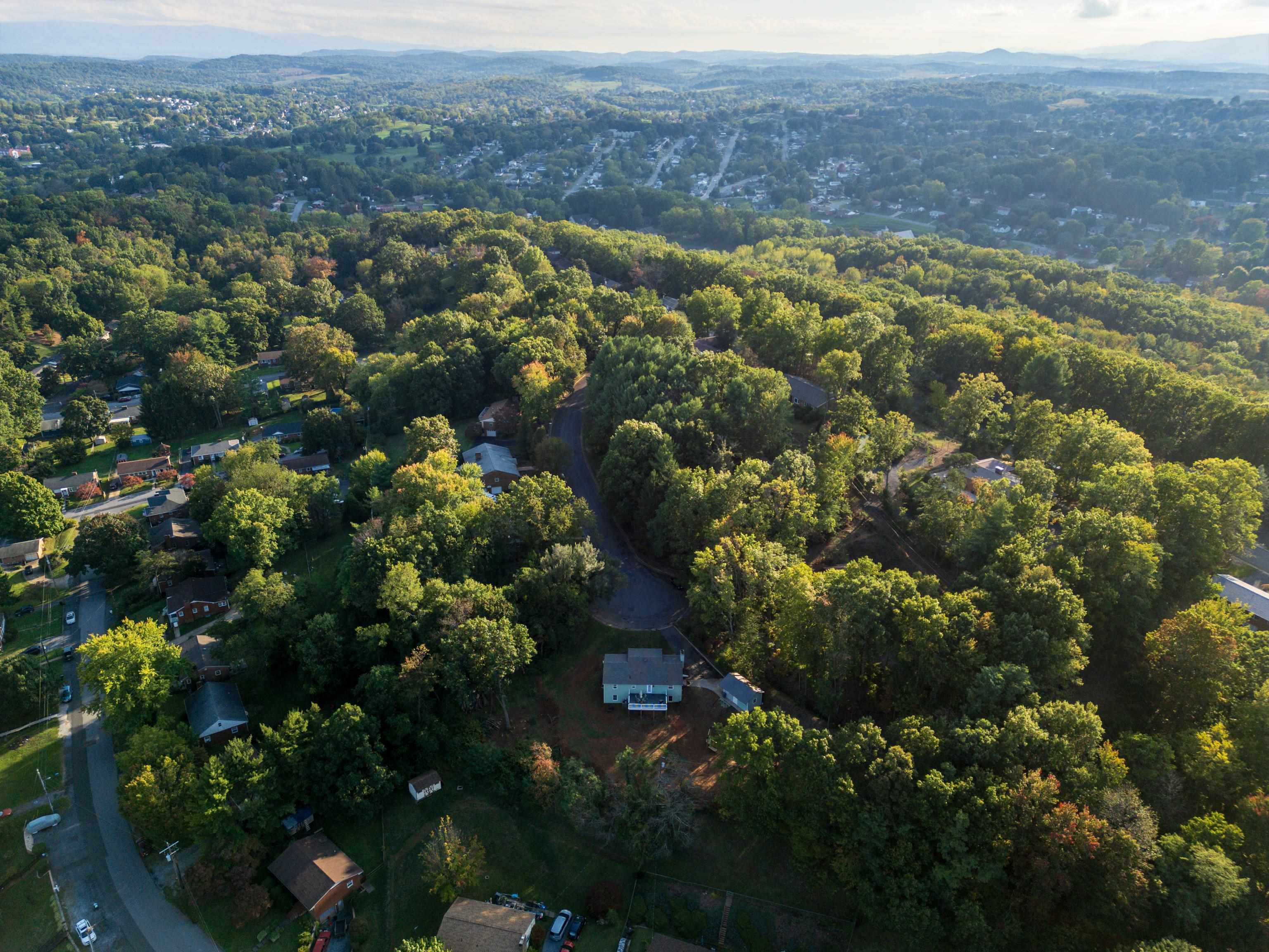 1112 PINE GLEN RD, STAUNTON, Virginia 24401, 5 Bedrooms Bedrooms, ,3 BathroomsBathrooms,Residential,1112 PINE GLEN RD,657229 MLS # 657229