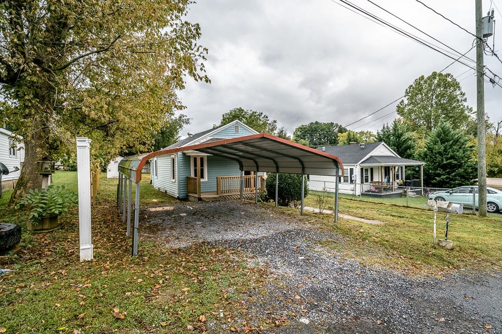 230 E 39TH ST, BUENA VISTA, Virginia 24416, 2 Bedrooms Bedrooms, ,1 BathroomBathrooms,Residential,230 E 39TH ST,657234 MLS # 657234