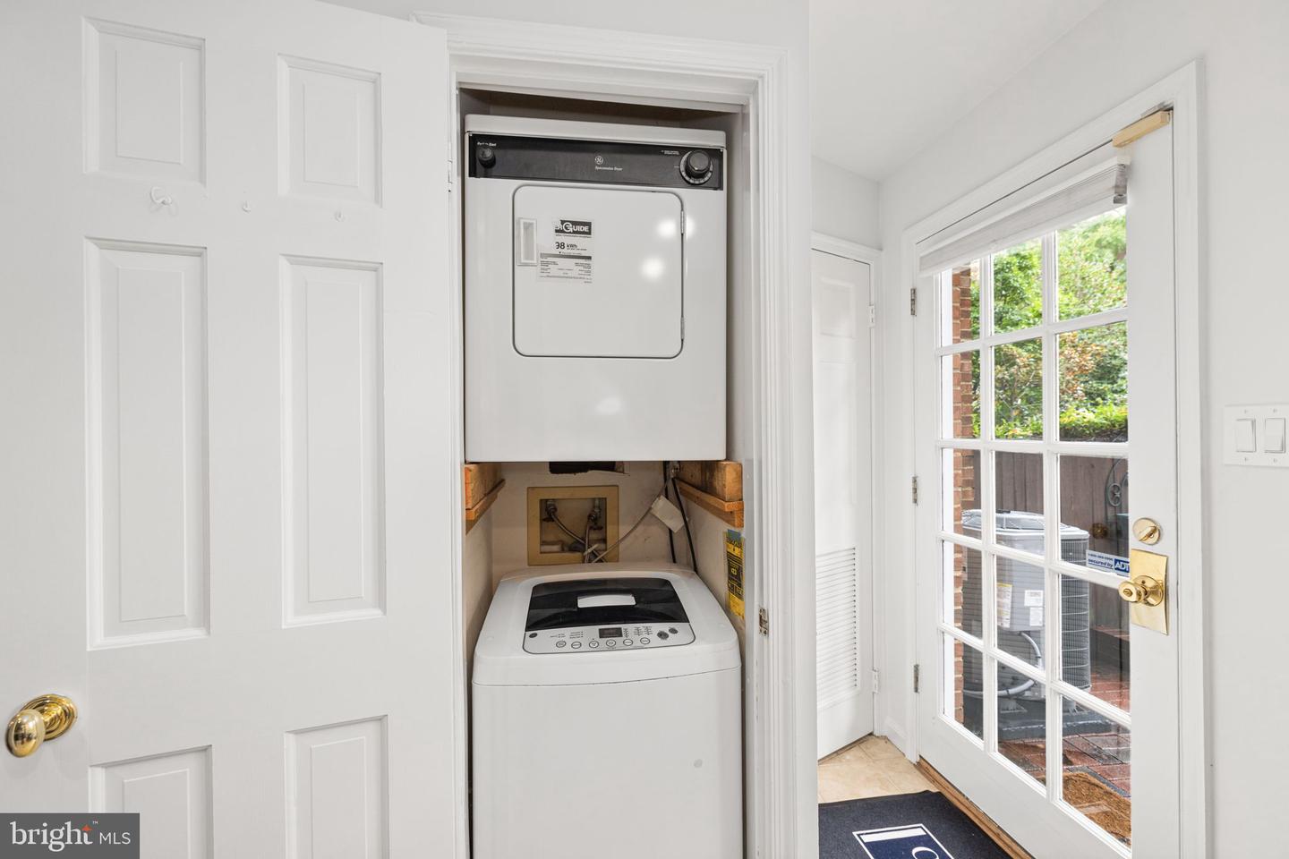 419 S COLUMBUS ST, ALEXANDRIA, Virginia 22314, 2 Bedrooms Bedrooms, ,2 BathroomsBathrooms,Residential,For sale,419 S COLUMBUS ST,VAAX2037556 MLS # VAAX2037556