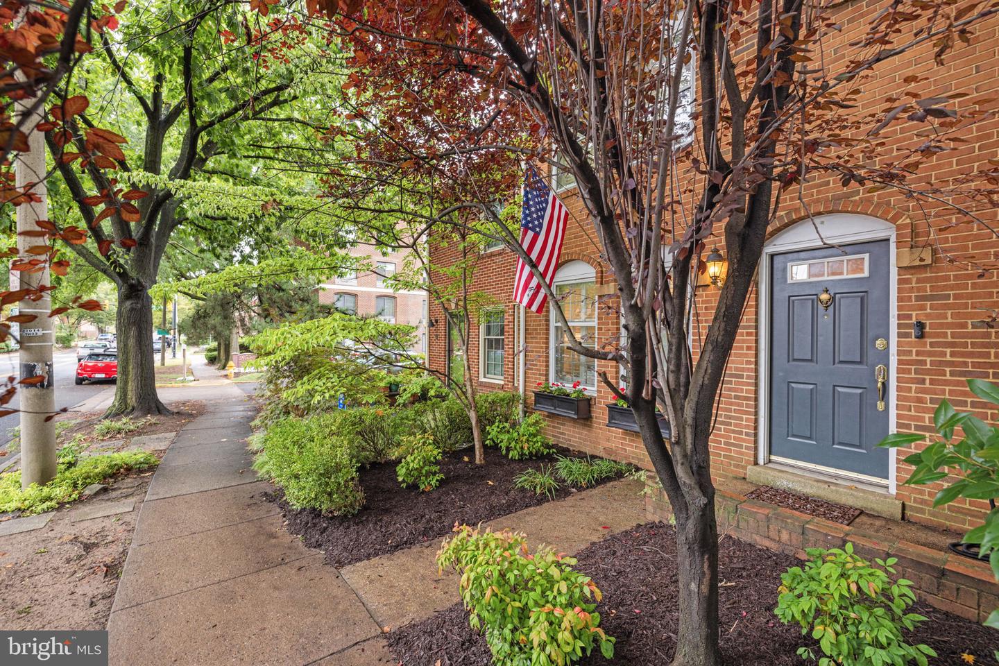 419 S COLUMBUS ST, ALEXANDRIA, Virginia 22314, 2 Bedrooms Bedrooms, ,2 BathroomsBathrooms,Residential,For sale,419 S COLUMBUS ST,VAAX2037556 MLS # VAAX2037556