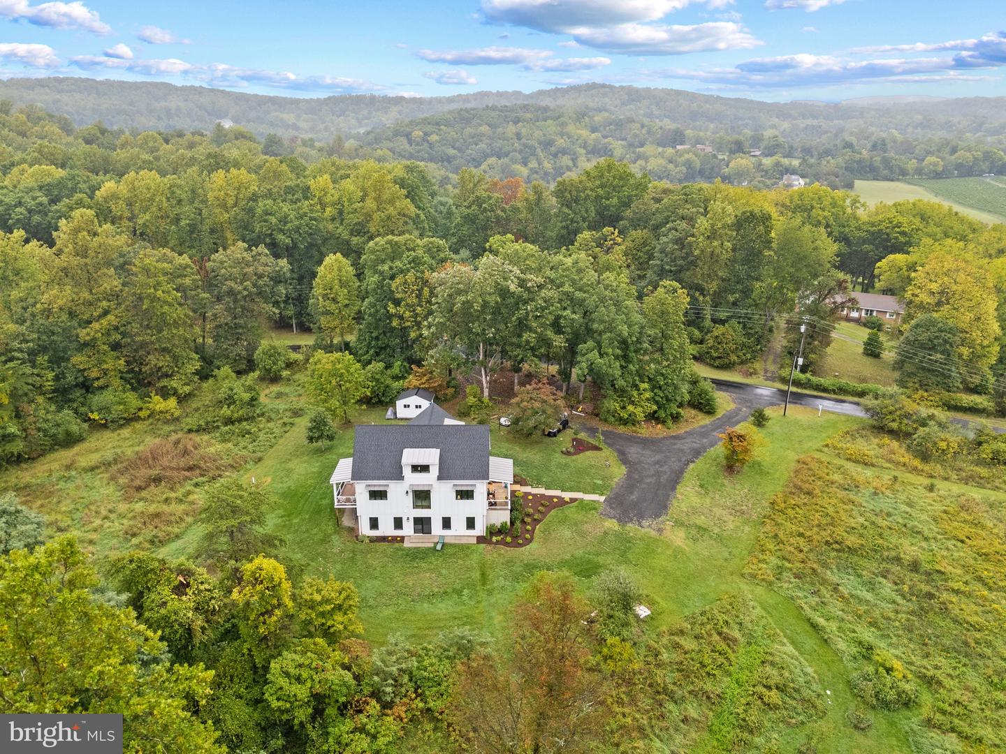 5545 SNOW MOUNTAIN ROAD, BROAD RUN, Virginia 20137, 3 Bedrooms Bedrooms, ,3 BathroomsBathrooms,Residential,For sale,5545 SNOW MOUNTAIN ROAD,VAFQ2013964 MLS # VAFQ2013964