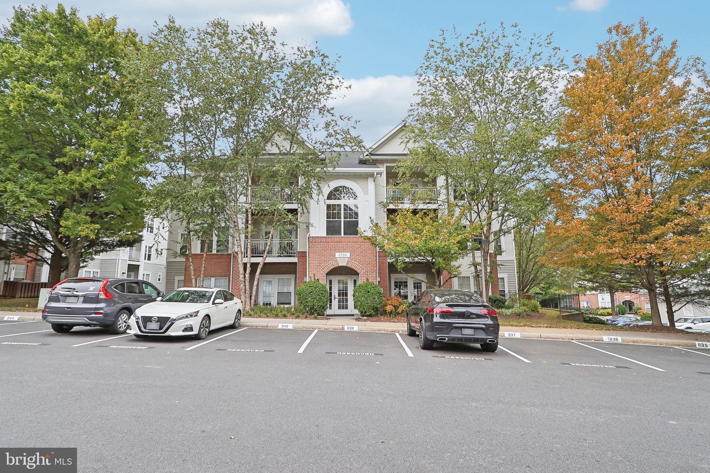 1516 N POINT DR #301, RESTON, Virginia 20194, 2 Bedrooms Bedrooms, ,1 BathroomBathrooms,Residential,For sale,1516 N POINT DR #301,VAFX2202556 MLS # VAFX2202556