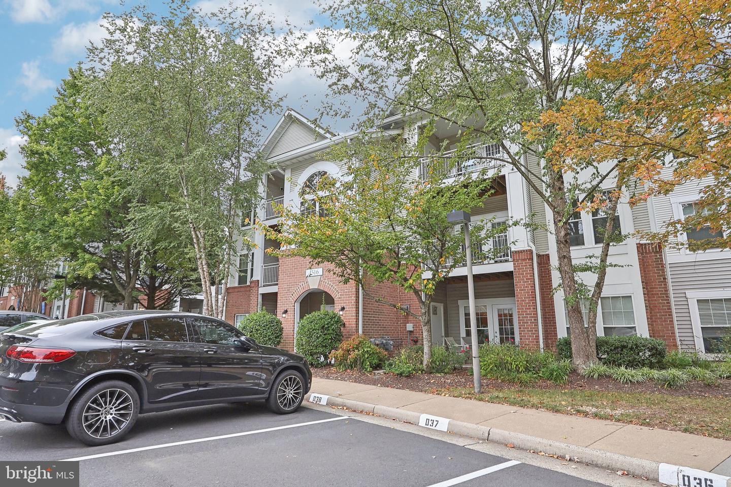 1516 N POINT DR #301, RESTON, Virginia 20194, 2 Bedrooms Bedrooms, ,1 BathroomBathrooms,Residential,For sale,1516 N POINT DR #301,VAFX2202556 MLS # VAFX2202556