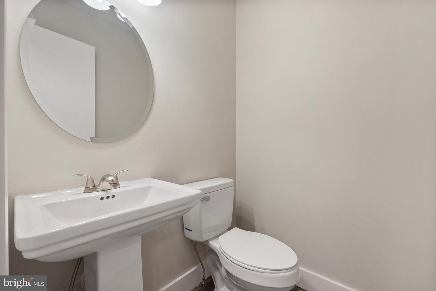 558 BRANCH ST, STRASBURG, Virginia 22657, 3 Bedrooms Bedrooms, 6 Rooms Rooms,1 BathroomBathrooms,Residential,For sale,558 BRANCH ST,VASH2009656 MLS # VASH2009656