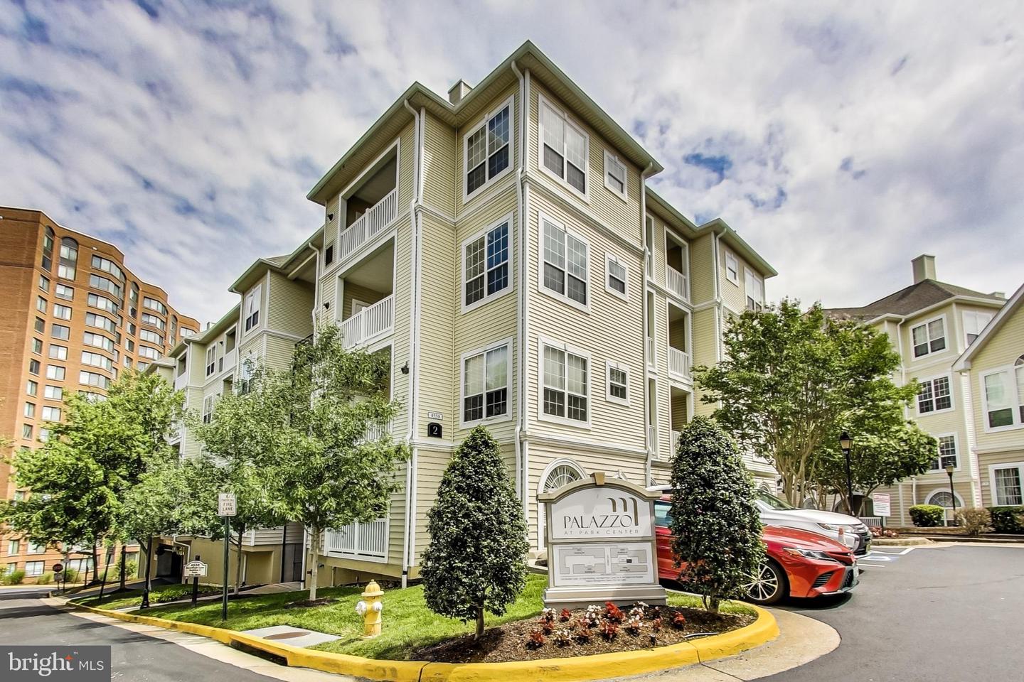 4550 STRUTFIELD LN #2111, ALEXANDRIA, Virginia 22311, 2 Bedrooms Bedrooms, ,2 BathroomsBathrooms,Residential,For sale,4550 STRUTFIELD LN #2111,VAAX2038322 MLS # VAAX2038322