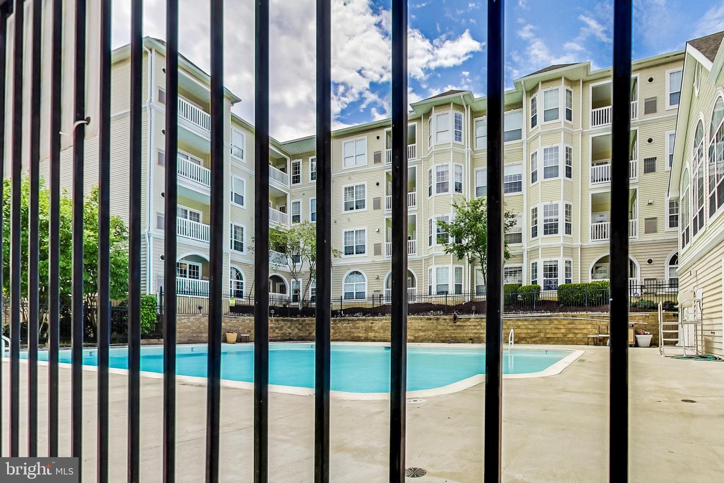 4550 STRUTFIELD LN #2111, ALEXANDRIA, Virginia 22311, 2 Bedrooms Bedrooms, ,2 BathroomsBathrooms,Residential,For sale,4550 STRUTFIELD LN #2111,VAAX2038322 MLS # VAAX2038322