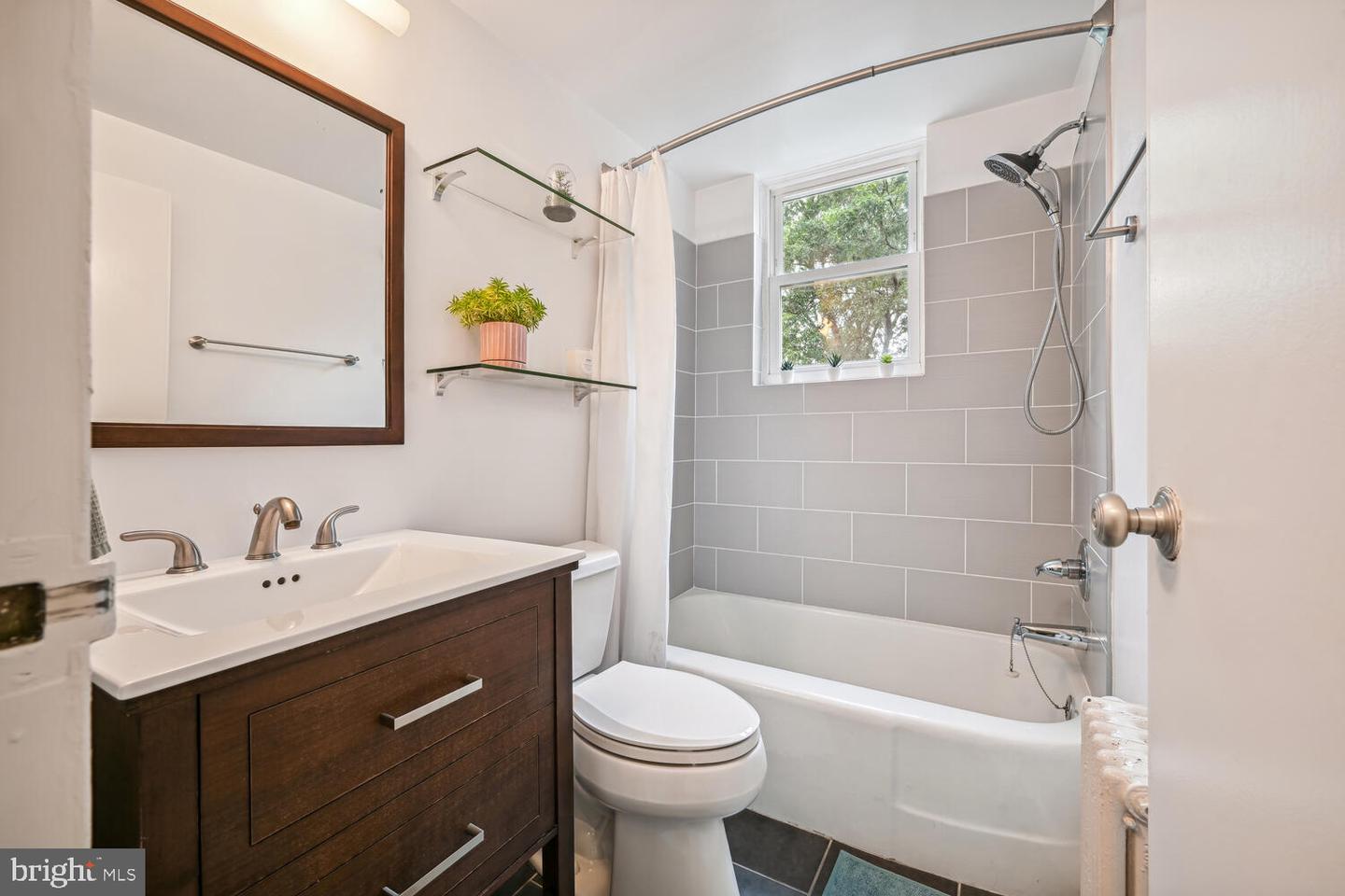 3025 ONTARIO RD NW #309, WASHINGTON, District Of Columbia 20009, ,1 BathroomBathrooms,Residential,For sale,3025 ONTARIO RD NW #309,DCDC2161338 MLS # DCDC2161338