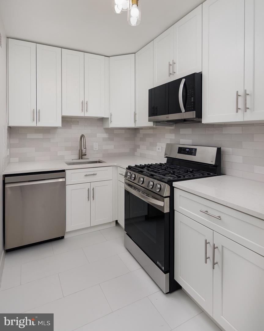 3000 SPOUT RUN PKWY #A201, ARLINGTON, Virginia 22201, 2 Bedrooms Bedrooms, ,1 BathroomBathrooms,Residential,For sale,3000 SPOUT RUN PKWY #A201,VAAR2049132 MLS # VAAR2049132