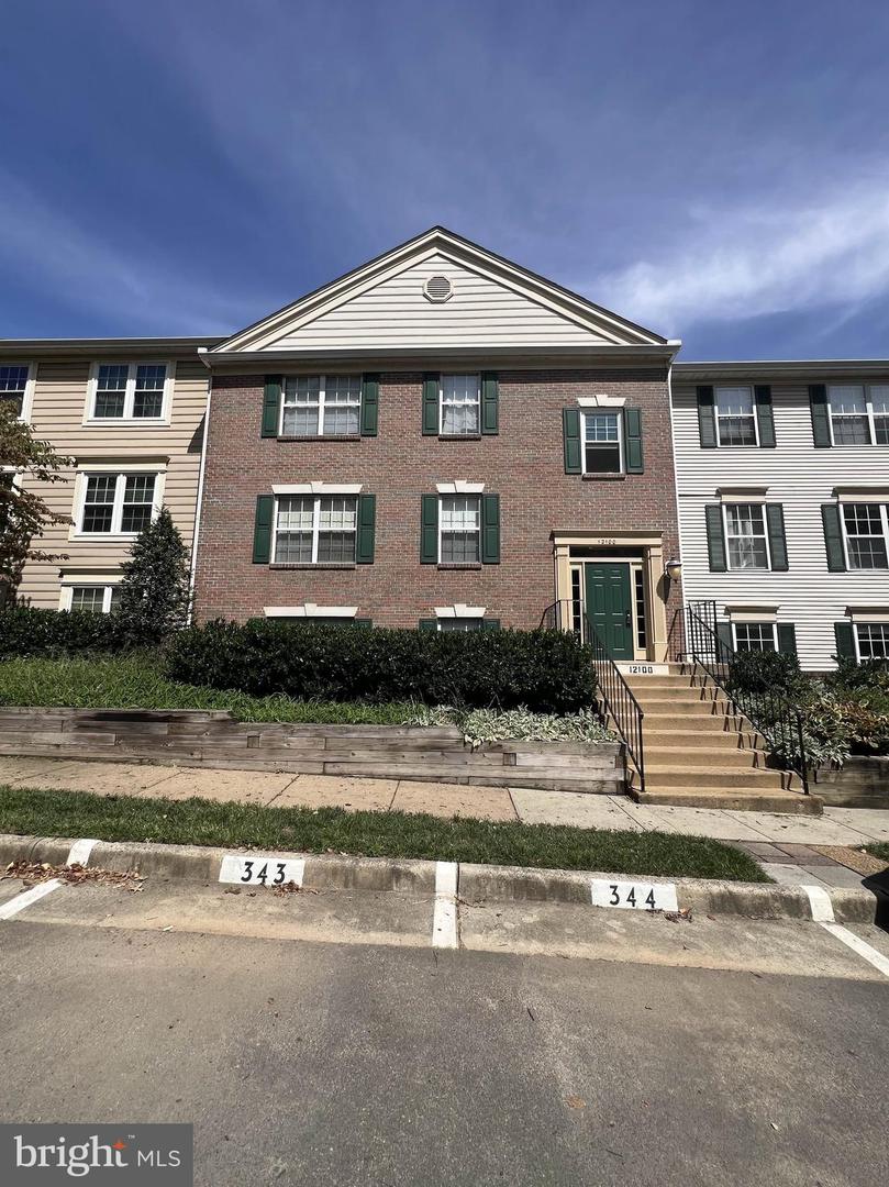 12100 GREEN LEAF CT #102, FAIRFAX, Virginia 22033, 3 Bedrooms Bedrooms, ,2 BathroomsBathrooms,Residential,For sale,12100 GREEN LEAF CT #102,VAFX2192546 MLS # VAFX2192546