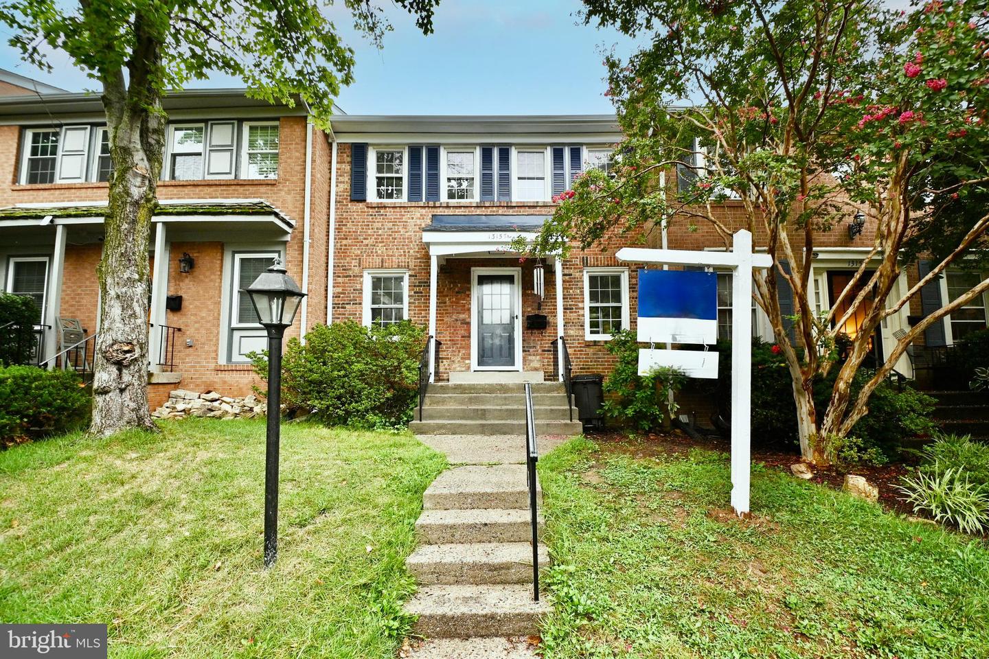 13157 ROCK RIDGE LN, WOODBRIDGE, Virginia 22191, 3 Bedrooms Bedrooms, ,3 BathroomsBathrooms,Residential,For sale,13157 ROCK RIDGE LN,VAPW2076222 MLS # VAPW2076222