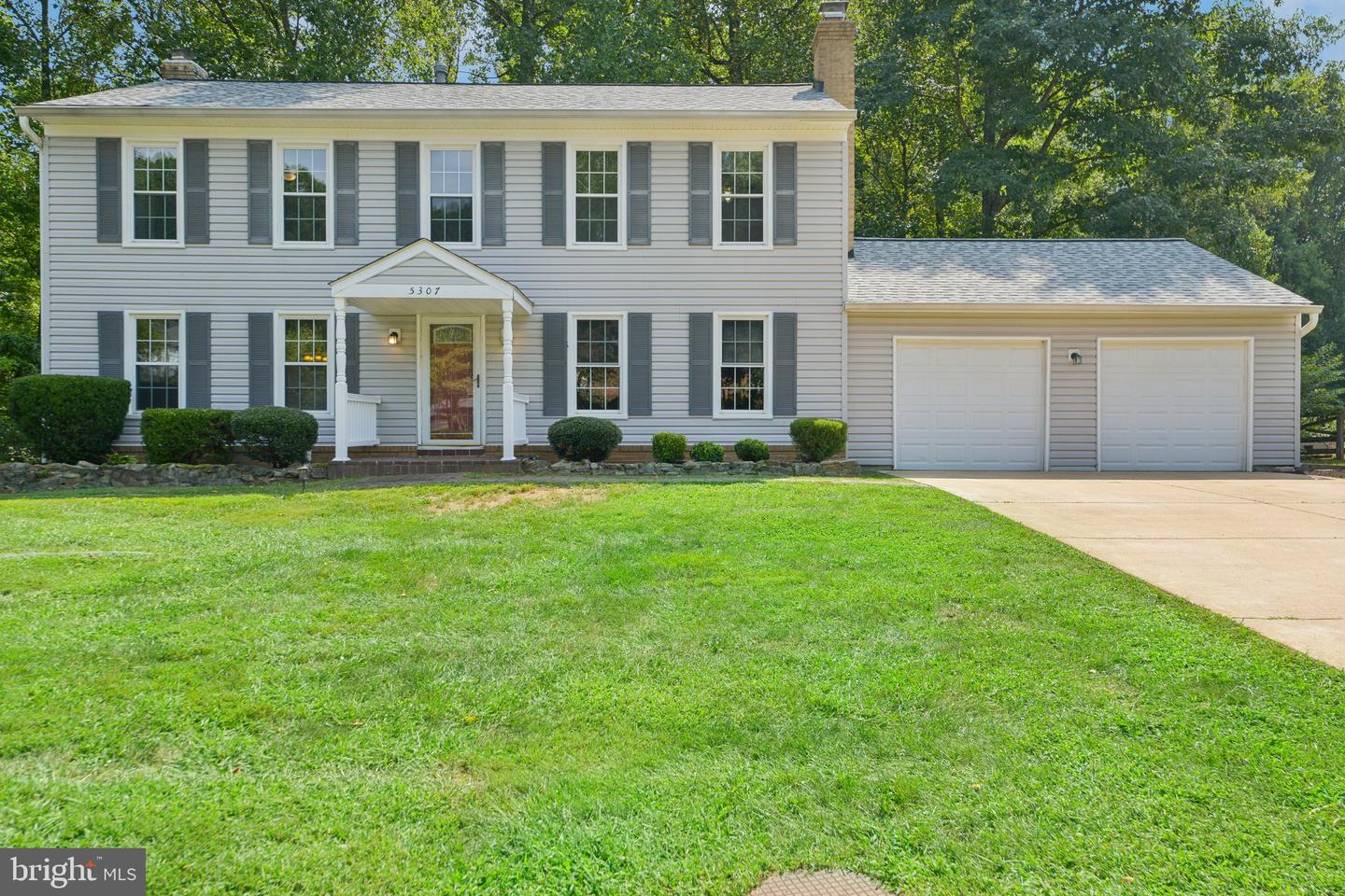 5307 HAMPTON FOREST WAY, FAIRFAX, Virginia 22030, 4 Bedrooms Bedrooms, ,3 BathroomsBathrooms,Residential,For sale,5307 HAMPTON FOREST WAY,VAFX2195446 MLS # VAFX2195446