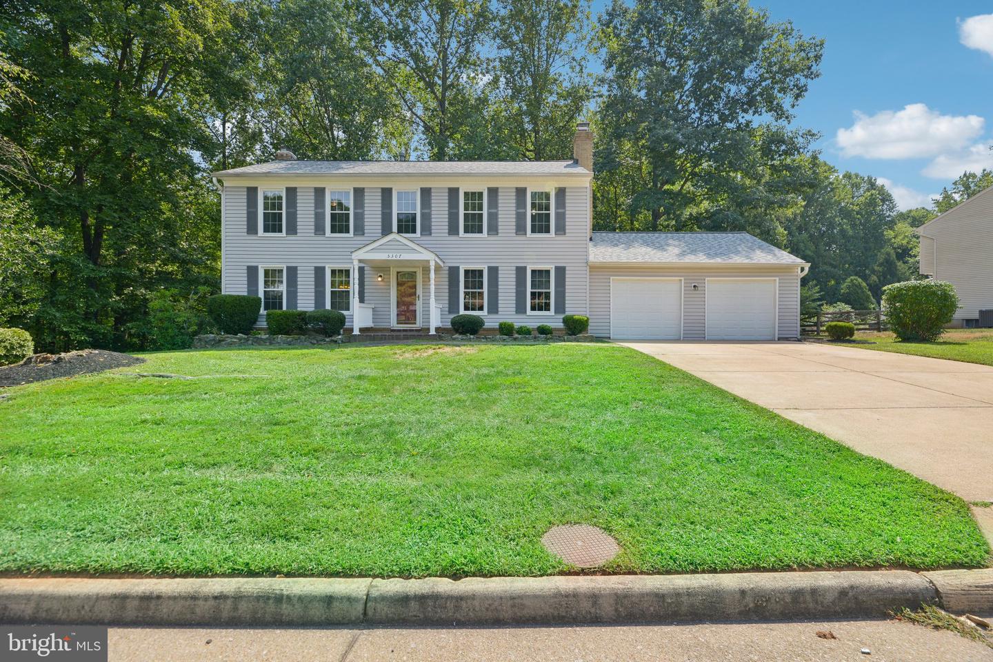 5307 HAMPTON FOREST WAY, FAIRFAX, Virginia 22030, 4 Bedrooms Bedrooms, ,3 BathroomsBathrooms,Residential,For sale,5307 HAMPTON FOREST WAY,VAFX2195446 MLS # VAFX2195446