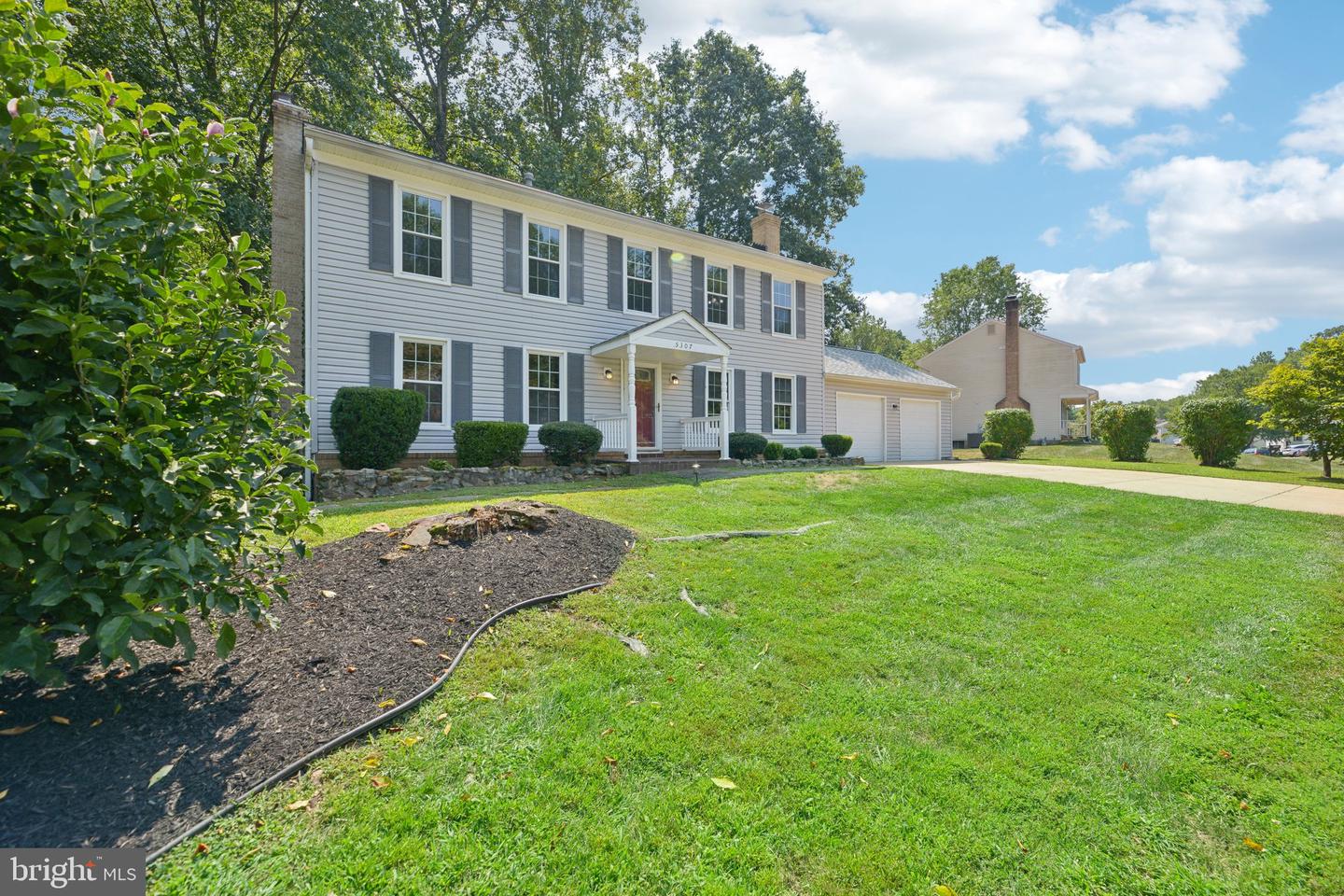 5307 HAMPTON FOREST WAY, FAIRFAX, Virginia 22030, 4 Bedrooms Bedrooms, ,3 BathroomsBathrooms,Residential,For sale,5307 HAMPTON FOREST WAY,VAFX2195446 MLS # VAFX2195446