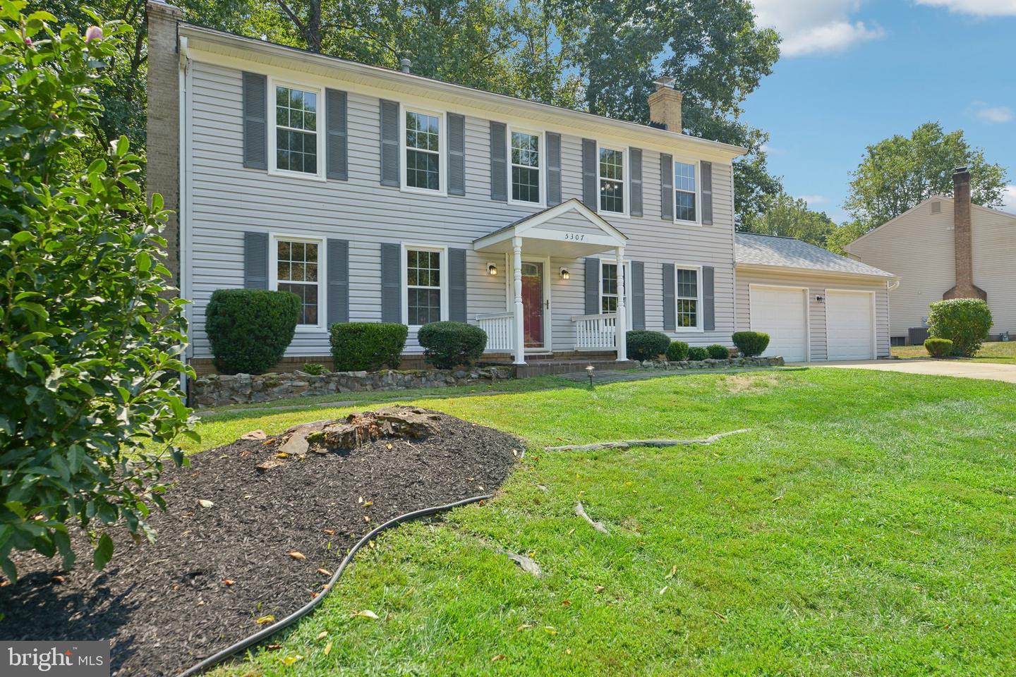 5307 HAMPTON FOREST WAY, FAIRFAX, Virginia 22030, 4 Bedrooms Bedrooms, ,3 BathroomsBathrooms,Residential,For sale,5307 HAMPTON FOREST WAY,VAFX2195446 MLS # VAFX2195446