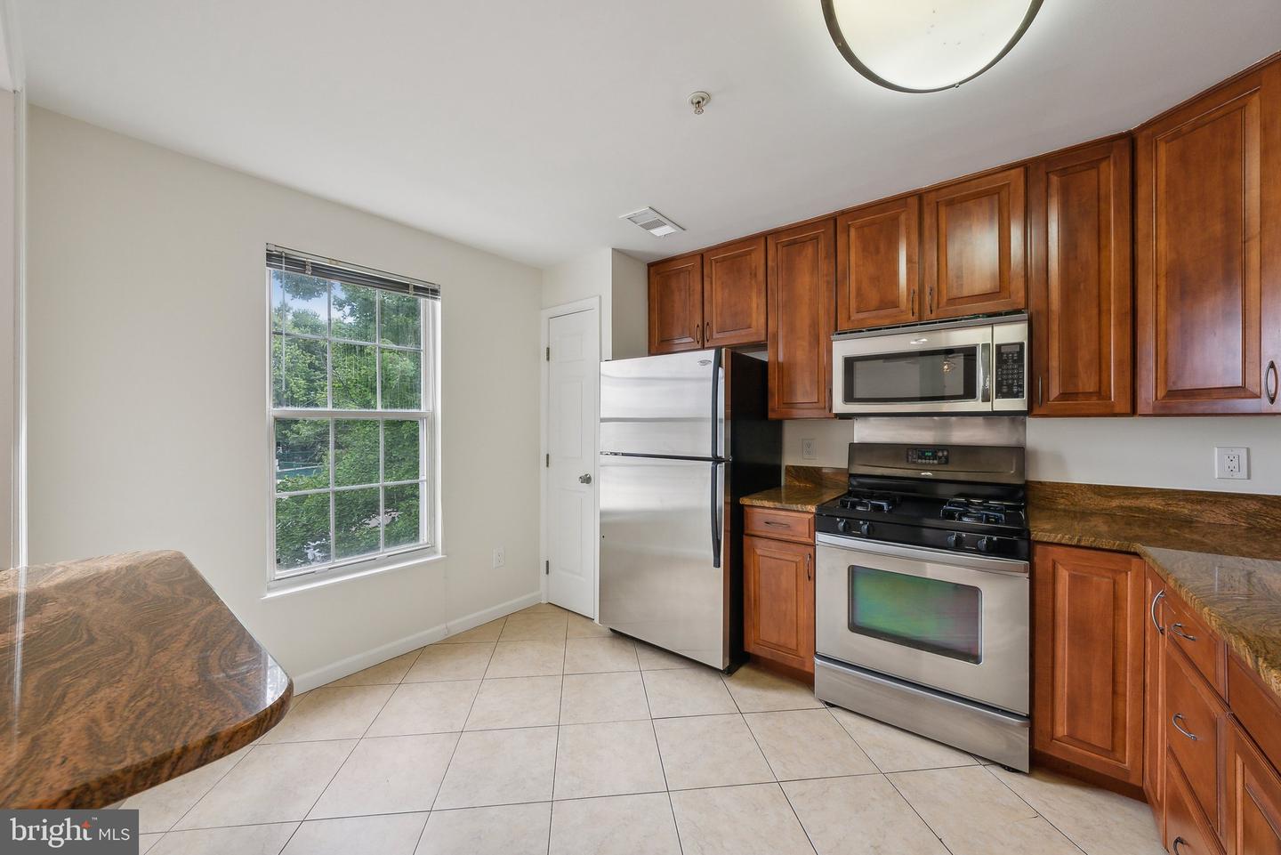 7528 COXTON CT #E, ALEXANDRIA, Virginia 22306, 2 Bedrooms Bedrooms, ,2 BathroomsBathrooms,Residential,For sale,7528 COXTON CT #E,VAFX2199644 MLS # VAFX2199644