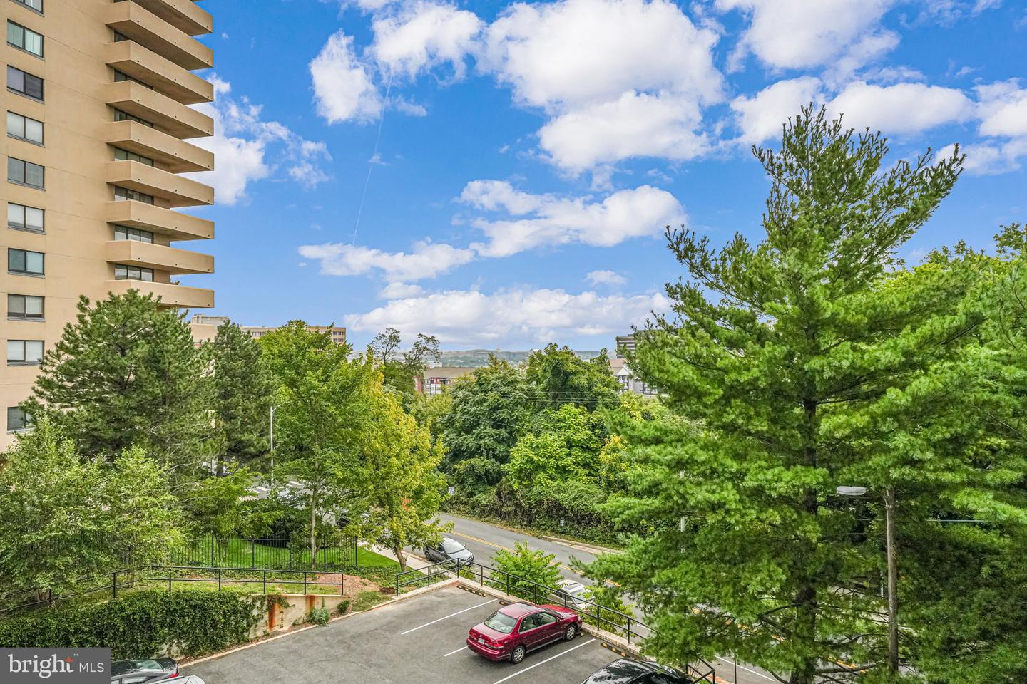 1301 S ARLINGTON RIDGE RD S #302, ARLINGTON, Virginia 22202, 1 Bedroom Bedrooms, 3 Rooms Rooms,1 BathroomBathrooms,Residential,For sale,1301 S ARLINGTON RIDGE RD S #302,VAAR2048478 MLS # VAAR2048478