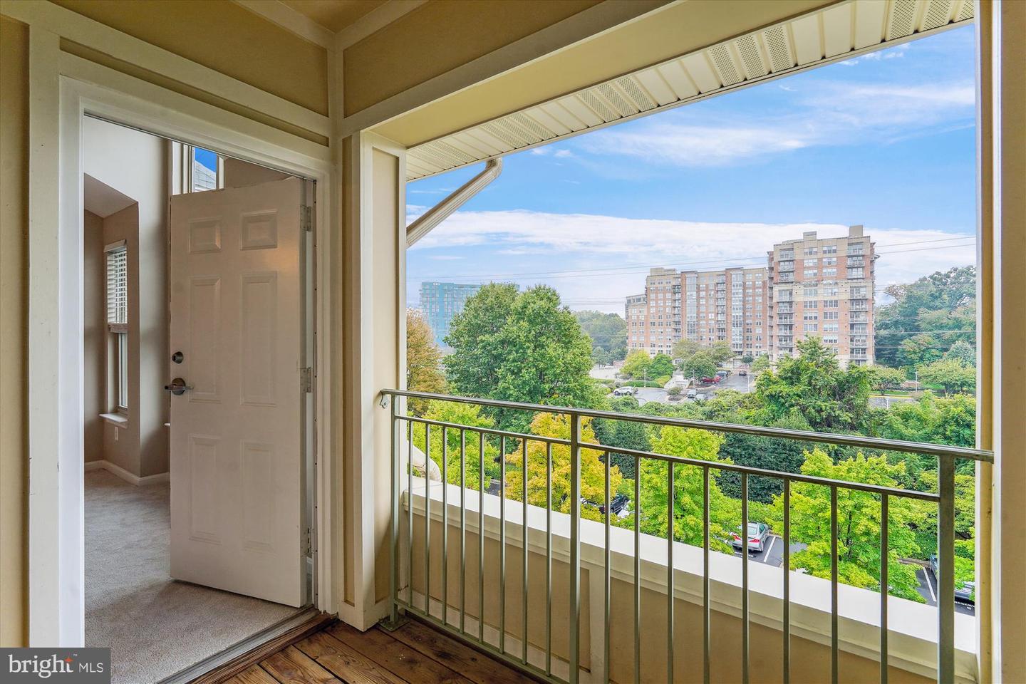 1860 STRATFORD PARK PL #407, RESTON, Virginia 20190, 2 Bedrooms Bedrooms, ,2 BathroomsBathrooms,Residential,For sale,1860 STRATFORD PARK PL #407,VAFX2202982 MLS # VAFX2202982