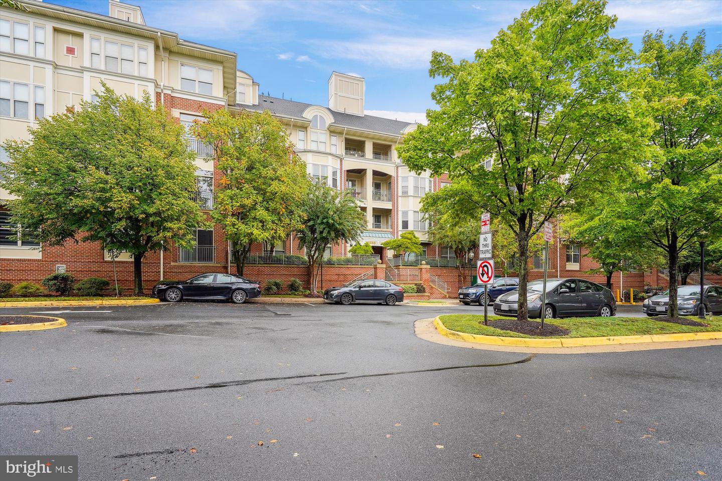 1860 STRATFORD PARK PL #407, RESTON, Virginia 20190, 2 Bedrooms Bedrooms, ,2 BathroomsBathrooms,Residential,For sale,1860 STRATFORD PARK PL #407,VAFX2202982 MLS # VAFX2202982