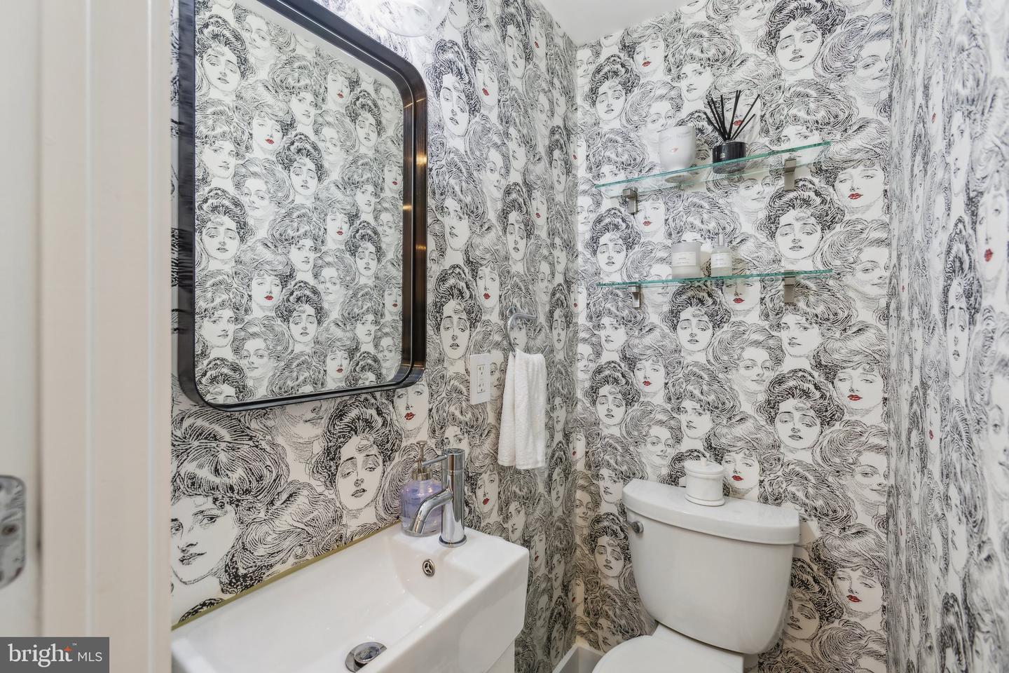 329 18TH ST NE, WASHINGTON, District Of Columbia 20002, 4 Bedrooms Bedrooms, ,3 BathroomsBathrooms,Residential,For sale,329 18TH ST NE,DCDC2160668 MLS # DCDC2160668