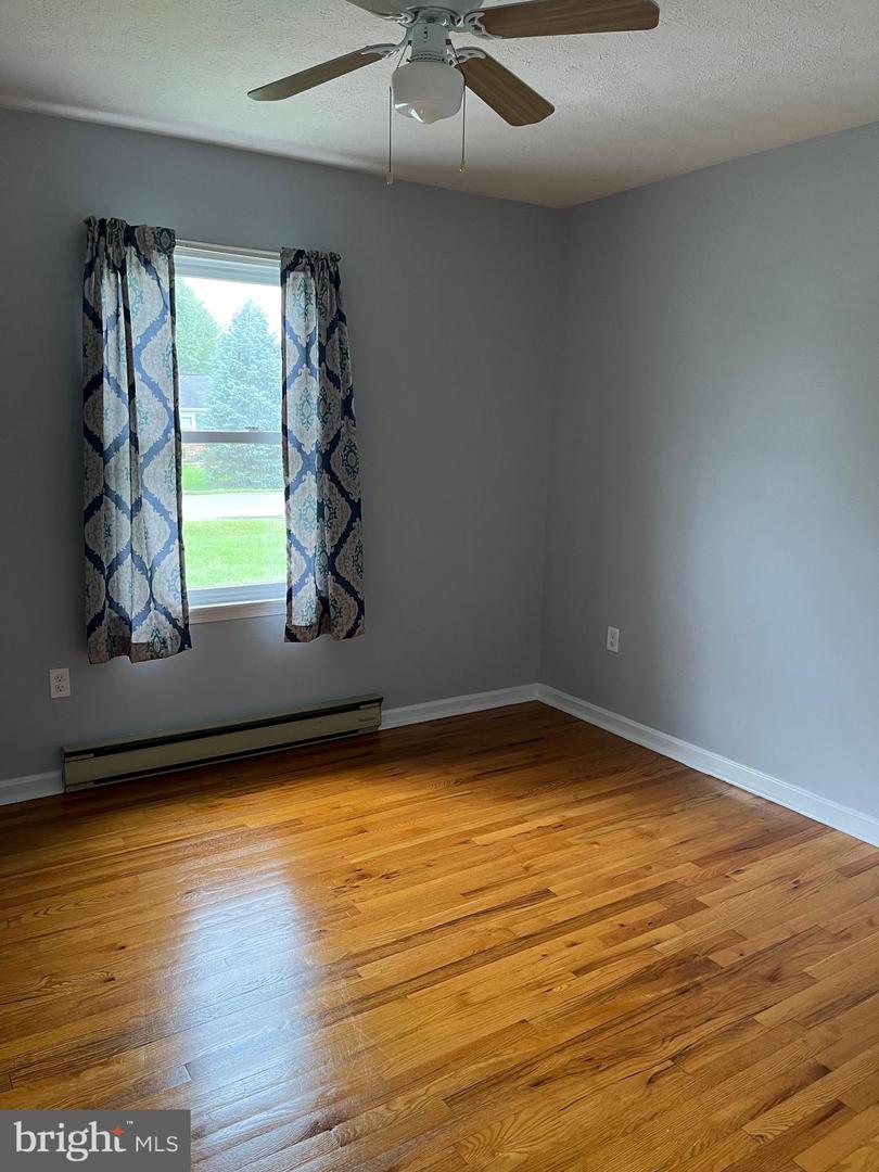 113 LONGSTREET AVE, WINCHESTER, Virginia 22603, 3 Bedrooms Bedrooms, 6 Rooms Rooms,1 BathroomBathrooms,Residential,For sale,113 LONGSTREET AVE,VAFV2021856 MLS # VAFV2021856