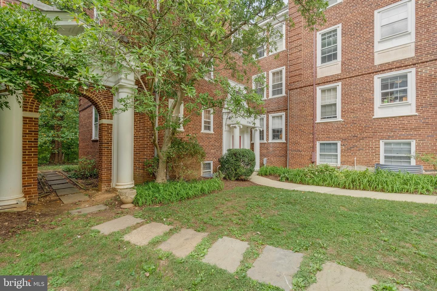 3740 39TH ST NW #A151, WASHINGTON, District Of Columbia 20016, 2 Bedrooms Bedrooms, ,1 BathroomBathrooms,Residential,For sale,3740 39TH ST NW #A151,DCDC2160804 MLS # DCDC2160804