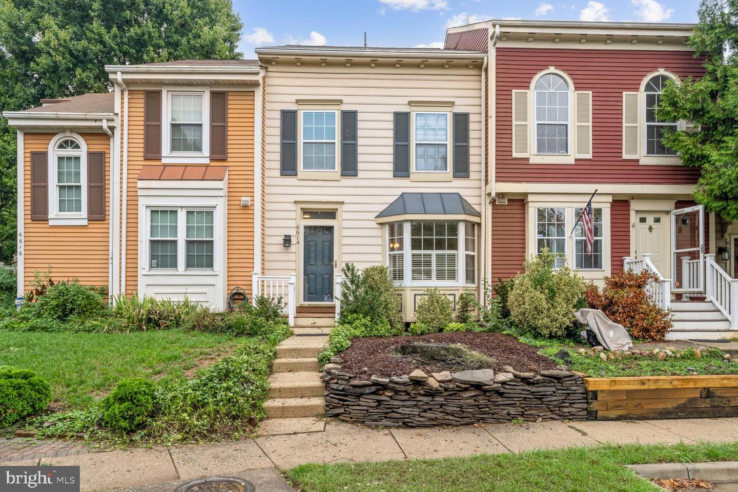 6614 MEDINAH LN, ALEXANDRIA, Virginia 22312, 2 Bedrooms Bedrooms, ,3 BathroomsBathrooms,Residential,For sale,6614 MEDINAH LN,VAFX2203718 MLS # VAFX2203718