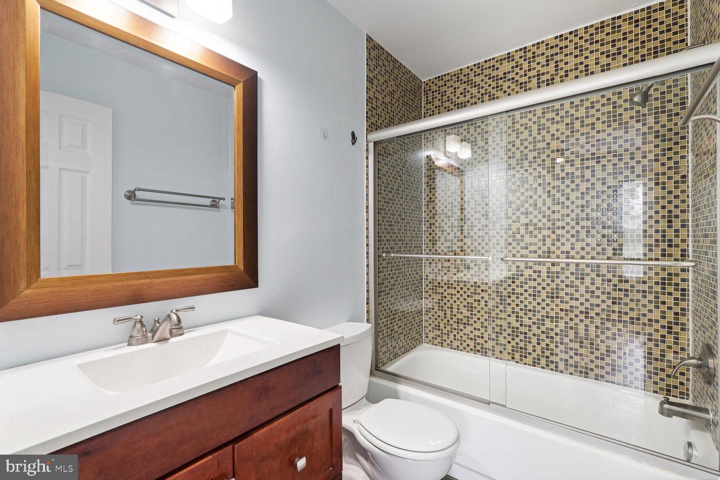 6614 MEDINAH LN, ALEXANDRIA, Virginia 22312, 2 Bedrooms Bedrooms, ,3 BathroomsBathrooms,Residential,For sale,6614 MEDINAH LN,VAFX2203718 MLS # VAFX2203718