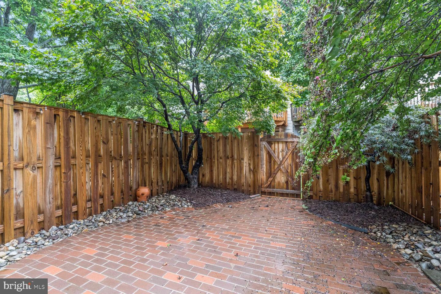 6614 MEDINAH LN, ALEXANDRIA, Virginia 22312, 2 Bedrooms Bedrooms, ,3 BathroomsBathrooms,Residential,For sale,6614 MEDINAH LN,VAFX2203718 MLS # VAFX2203718