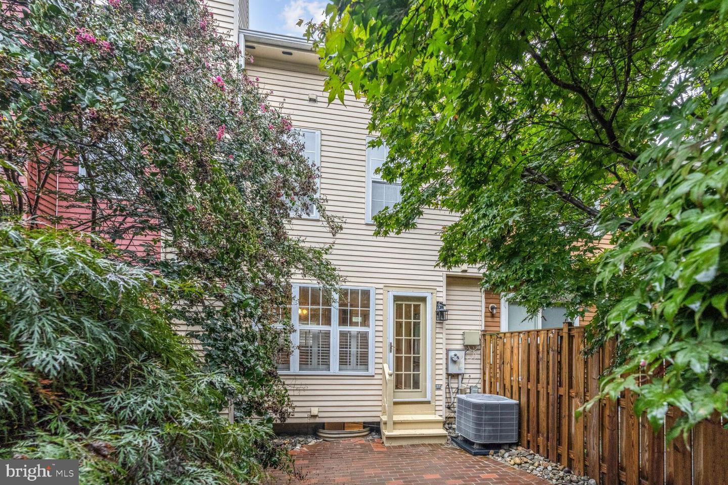 6614 MEDINAH LN, ALEXANDRIA, Virginia 22312, 2 Bedrooms Bedrooms, ,3 BathroomsBathrooms,Residential,For sale,6614 MEDINAH LN,VAFX2203718 MLS # VAFX2203718