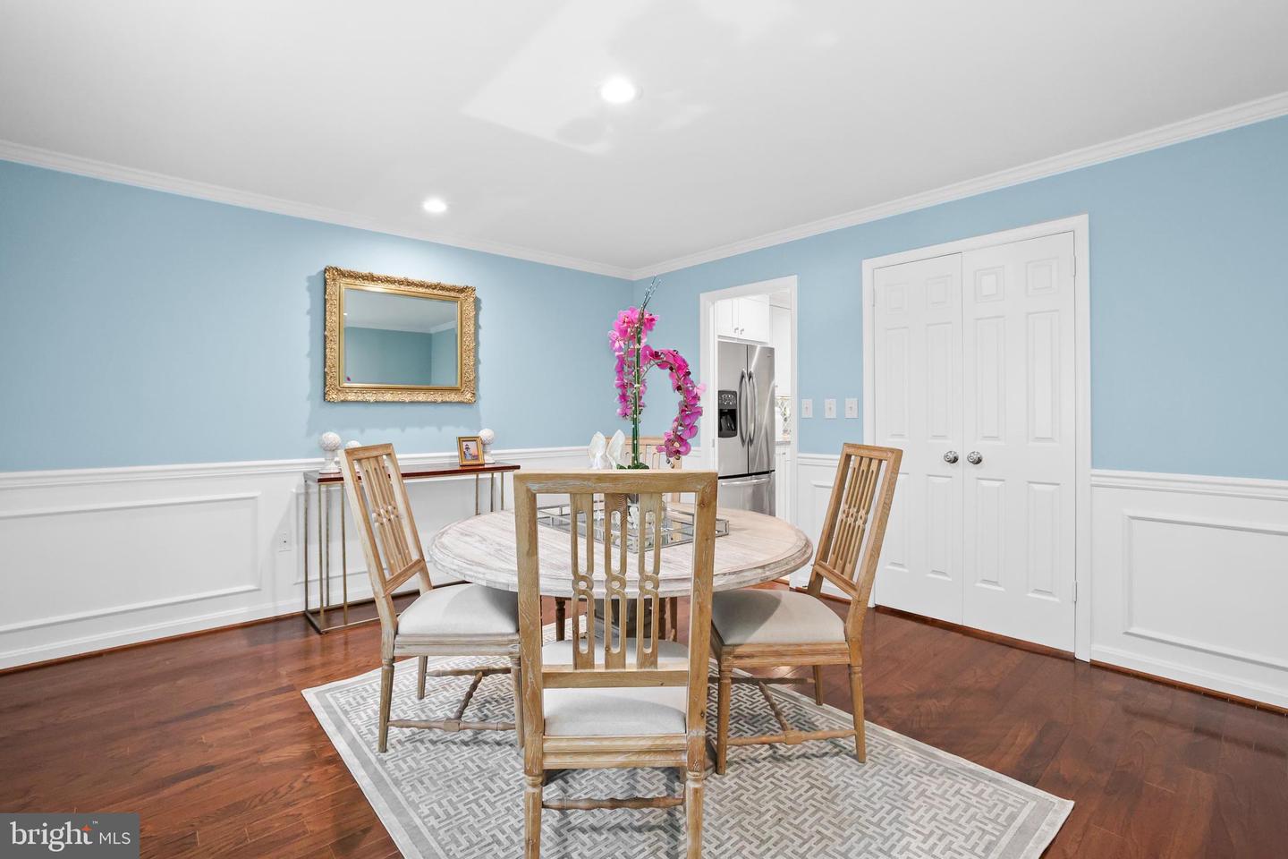 1062 N ROYAL ST, ALEXANDRIA, Virginia 22314, 2 Bedrooms Bedrooms, ,2 BathroomsBathrooms,Residential,For sale,1062 N ROYAL ST,VAAX2038406 MLS # VAAX2038406