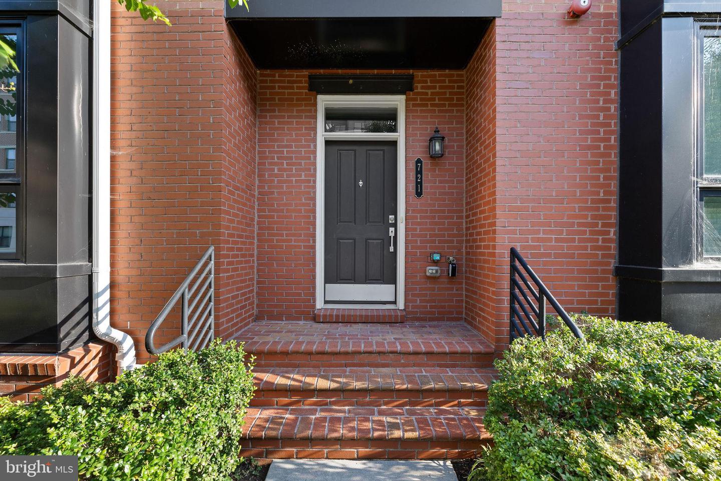 721 WATSON ST, ALEXANDRIA, Virginia 22301, 4 Bedrooms Bedrooms, ,4 BathroomsBathrooms,Residential,For sale,721 WATSON ST,VAAX2038400 MLS # VAAX2038400