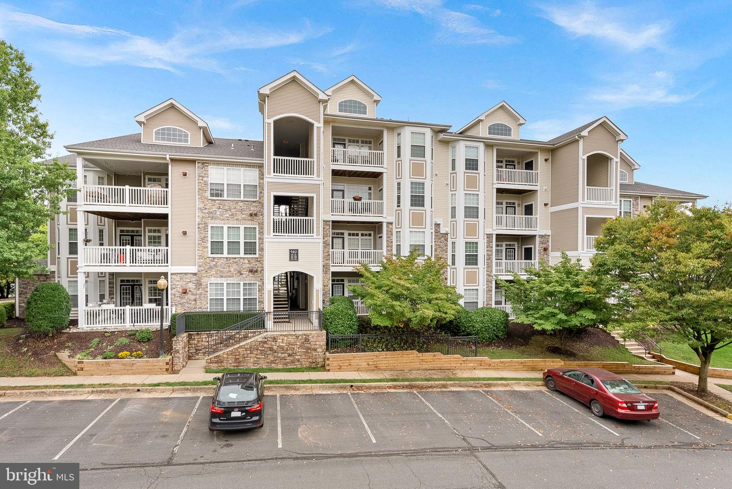 502 SUNSET VIEW TER SE #206, LEESBURG, Virginia 20175, 2 Bedrooms Bedrooms, ,2 BathroomsBathrooms,Residential,For sale,502 SUNSET VIEW TER SE #206,VALO2080914 MLS # VALO2080914